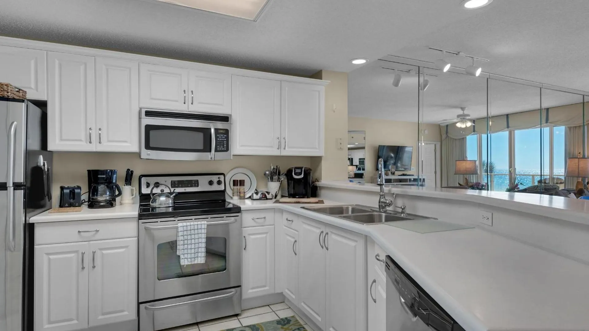 Apartment Sterling Sands 209 *