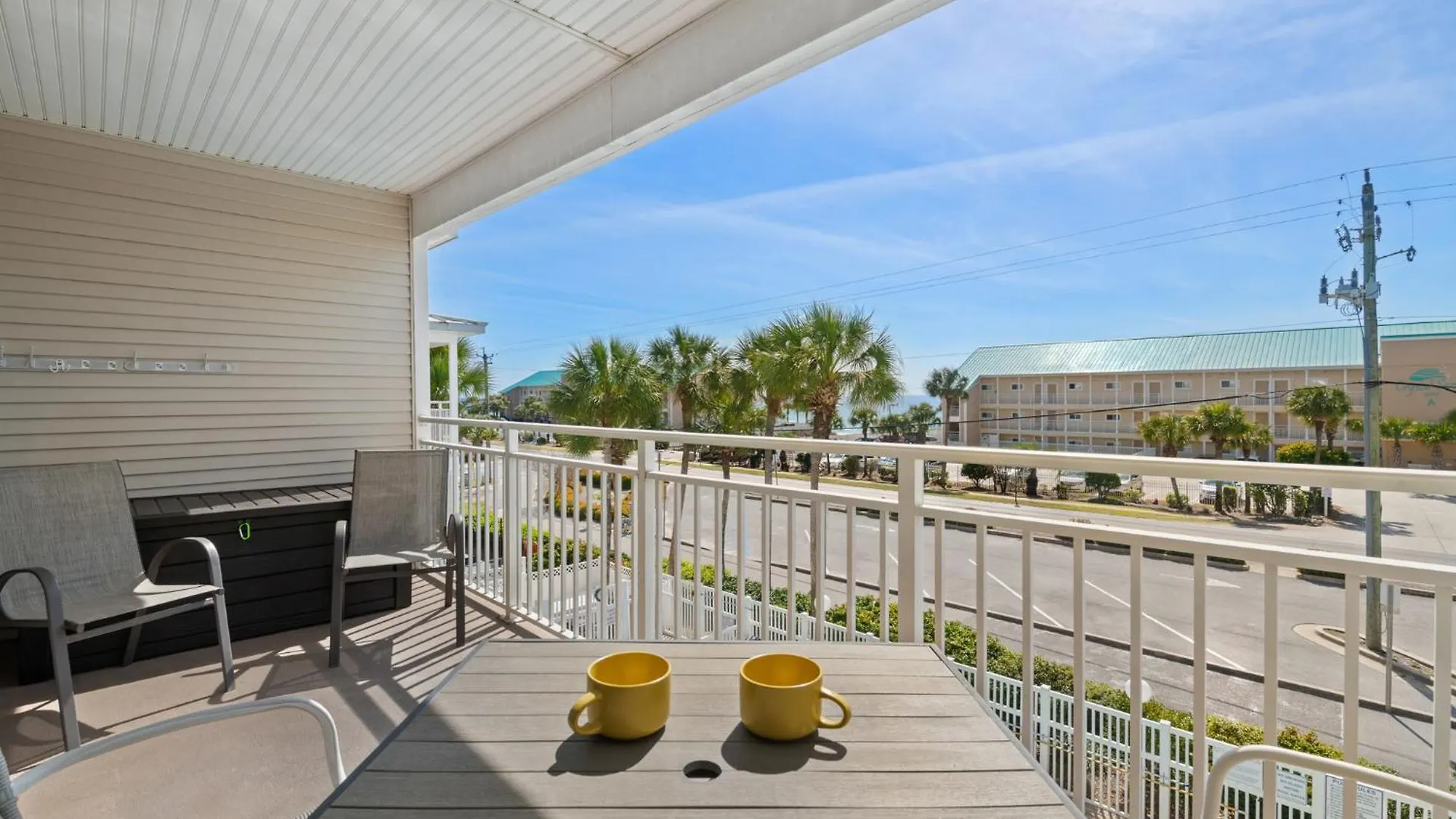 Apartment Swashbucklin' Swordfish - Steps To The Destin