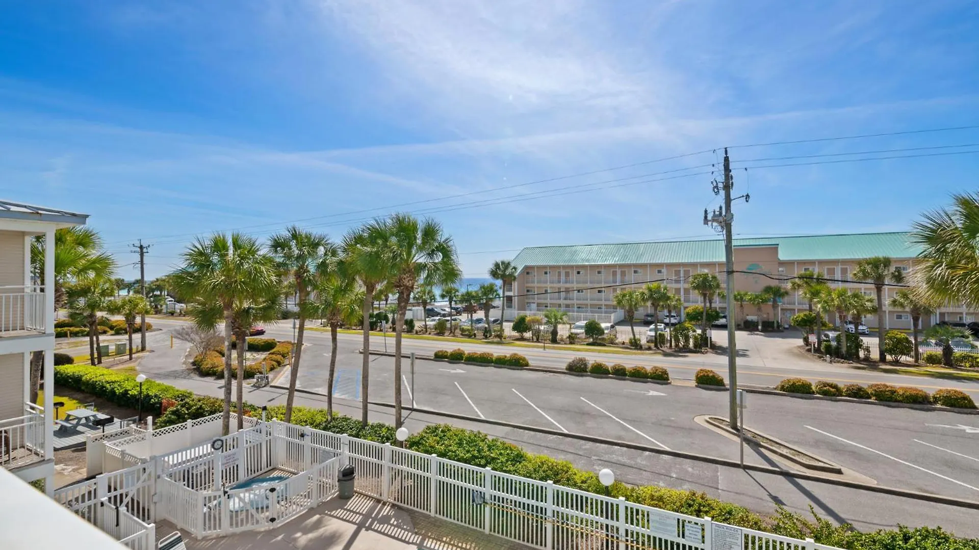 Apartment Swashbucklin' Swordfish - Steps To The Destin