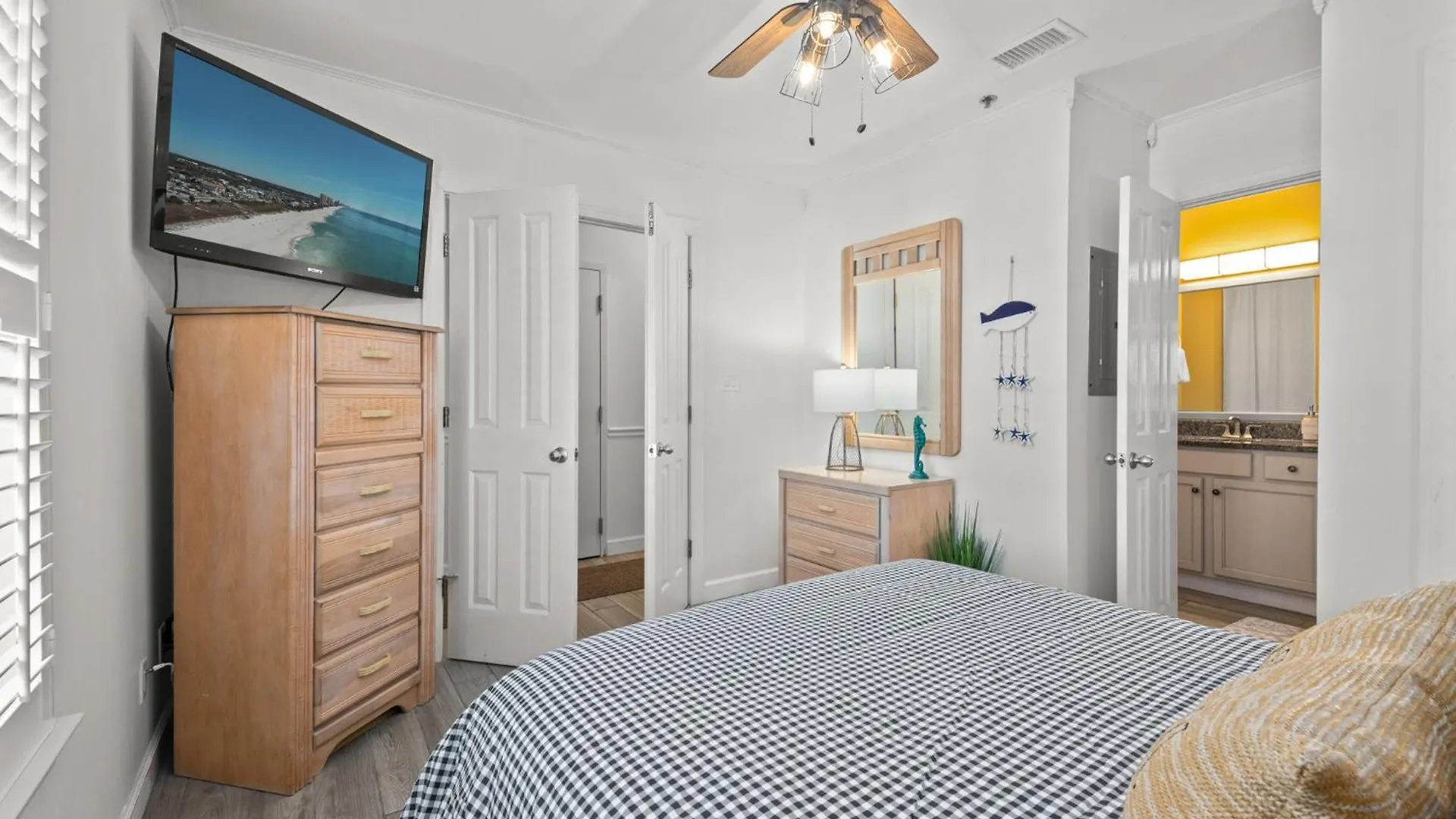 Apartment Swashbucklin' Swordfish - Steps To The Destin