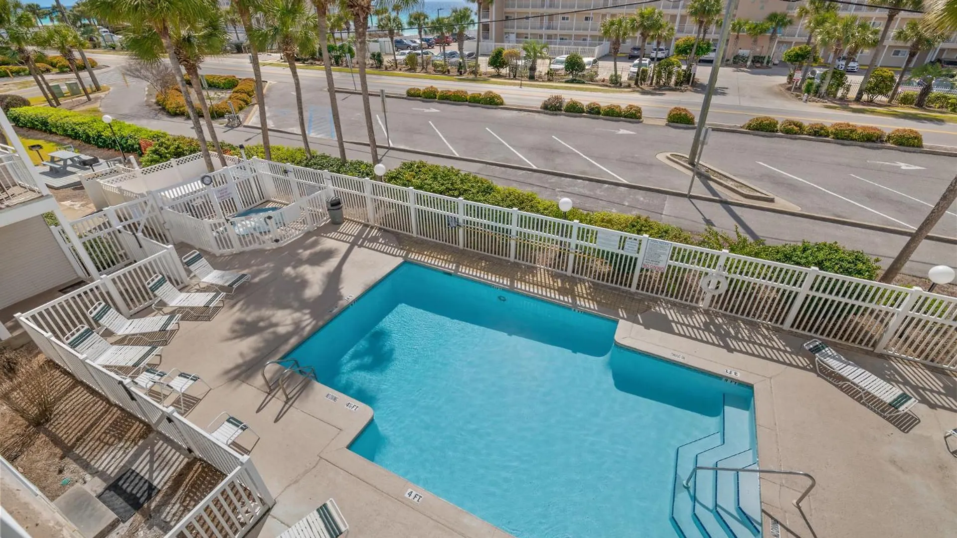 Apartment Swashbucklin' Swordfish - Steps To The Destin
