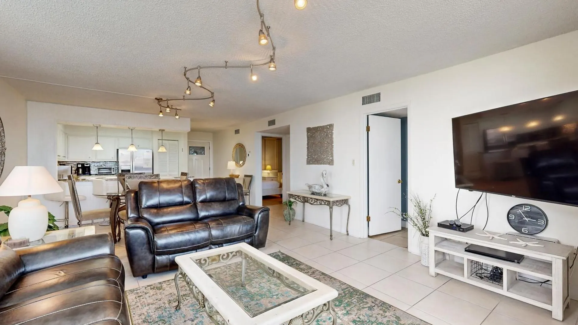 Dolphin Point #406a Apartment