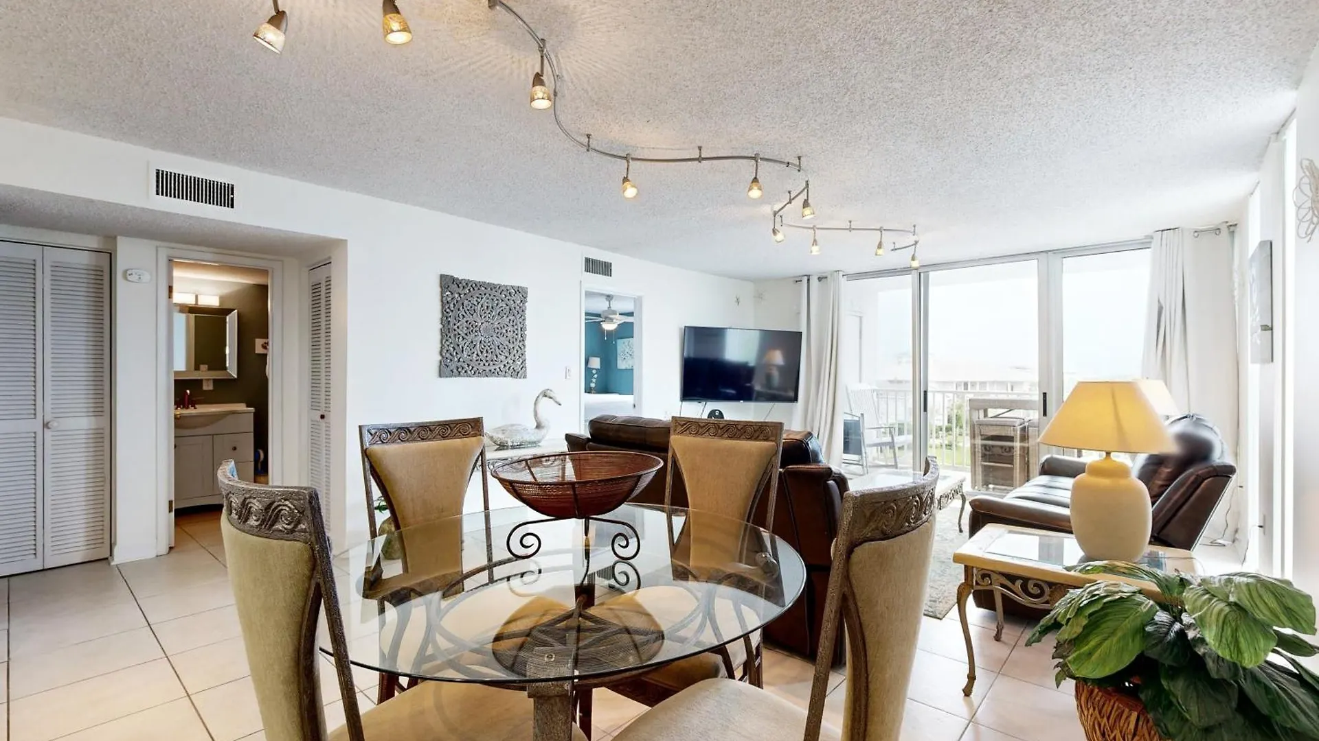 Dolphin Point #406a Apartment
