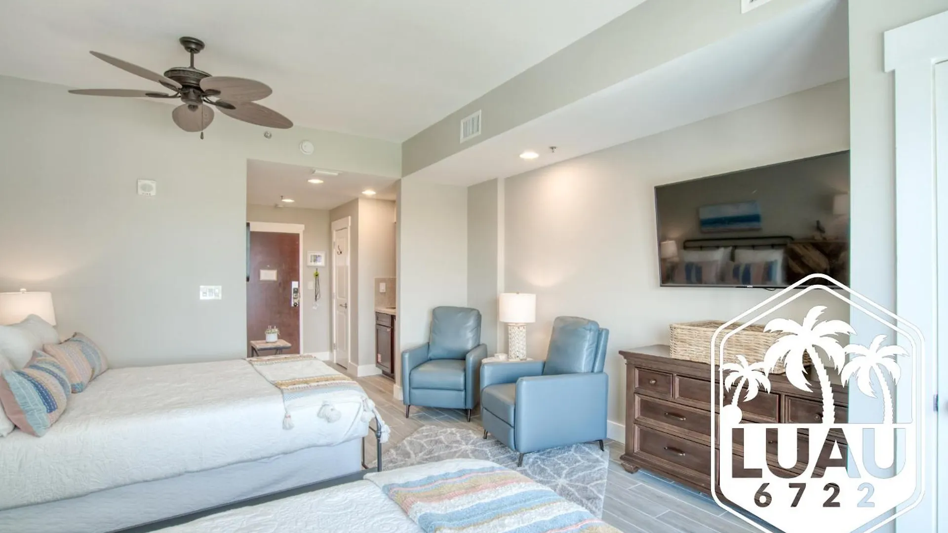 Luau Tower Enjoy These 2 Connecting Units As A Family Apartment Destin