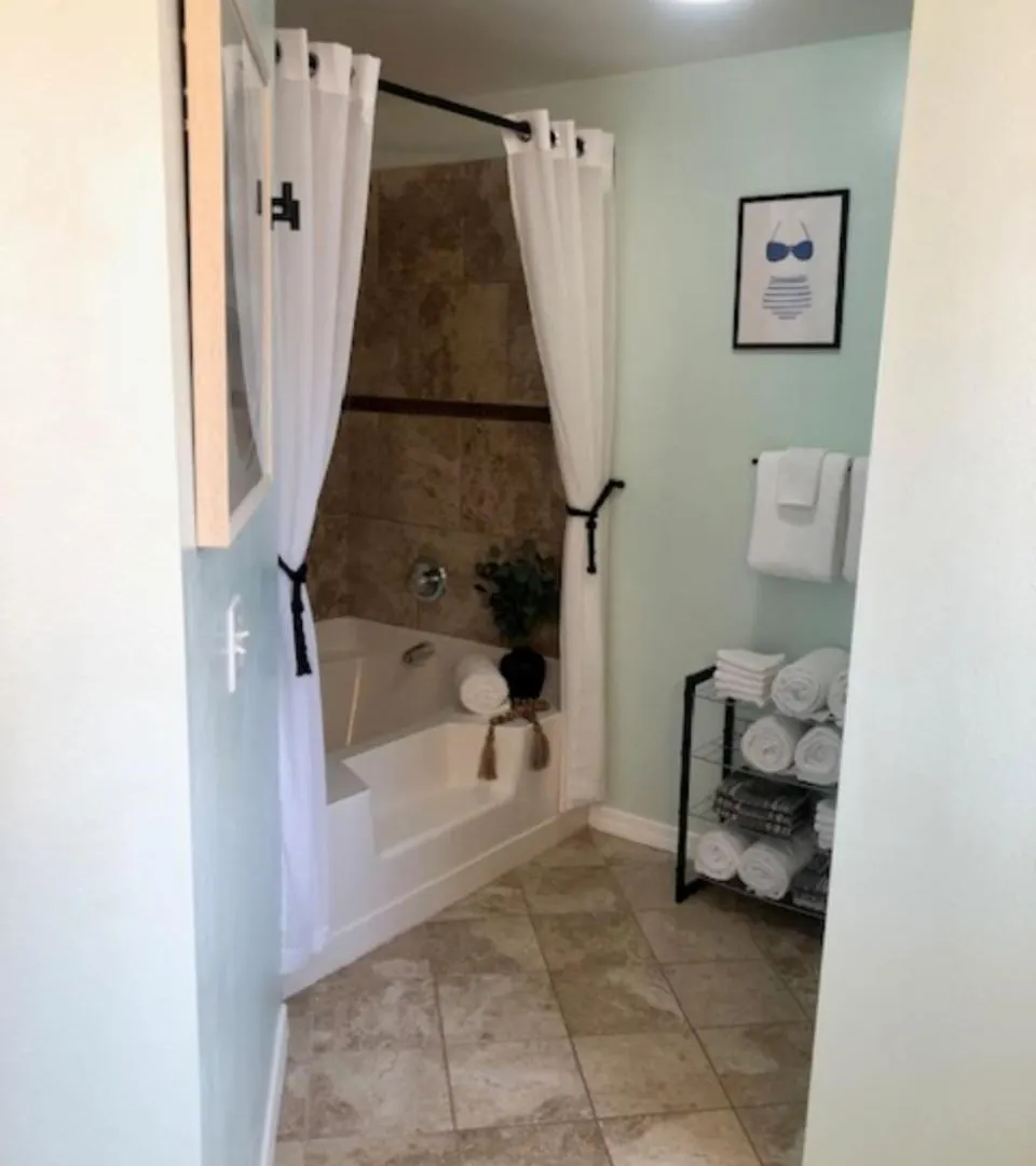 Holiday home Beautiful Pet Friendly Home! New Tropical Pool, Opt Golf Cart And Pool Heat, Minutes To *