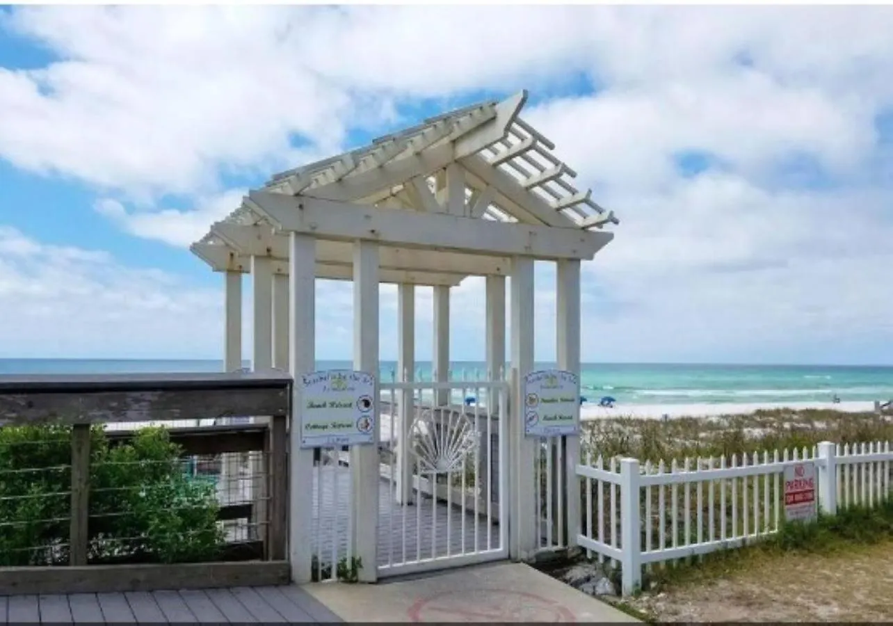 Holiday home Beautiful Pet Friendly Home! New Tropical Pool, Opt Golf Cart And Pool Heat, Minutes To Destin
