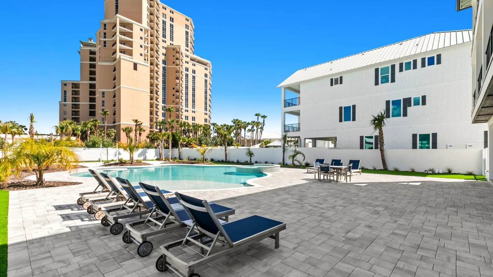 Whiskey House A Luxurious Retreat * Destin
