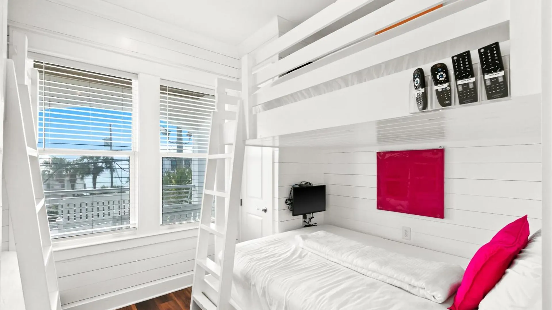 Blue Whale Your Luxury Beach Escape Holiday home