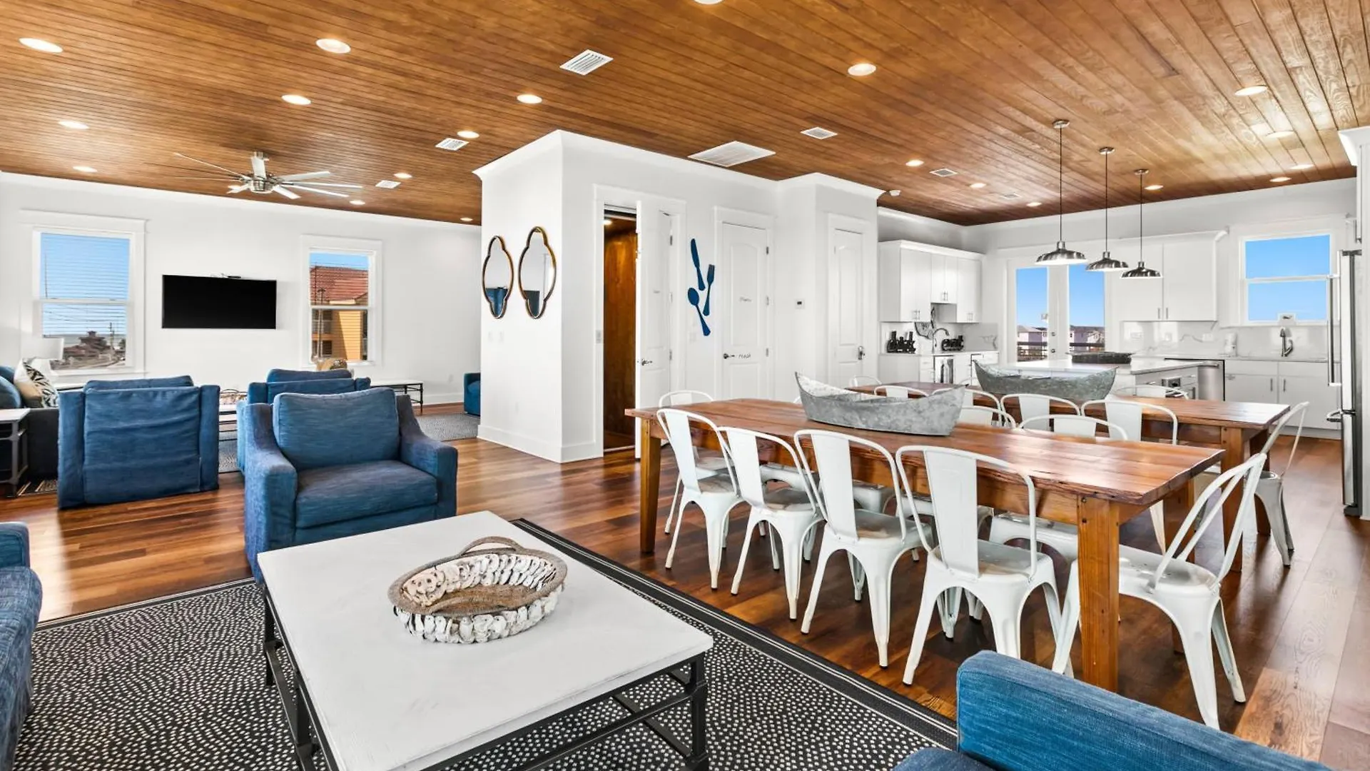 Holiday home Blue Whale Your Luxury Beach Escape *