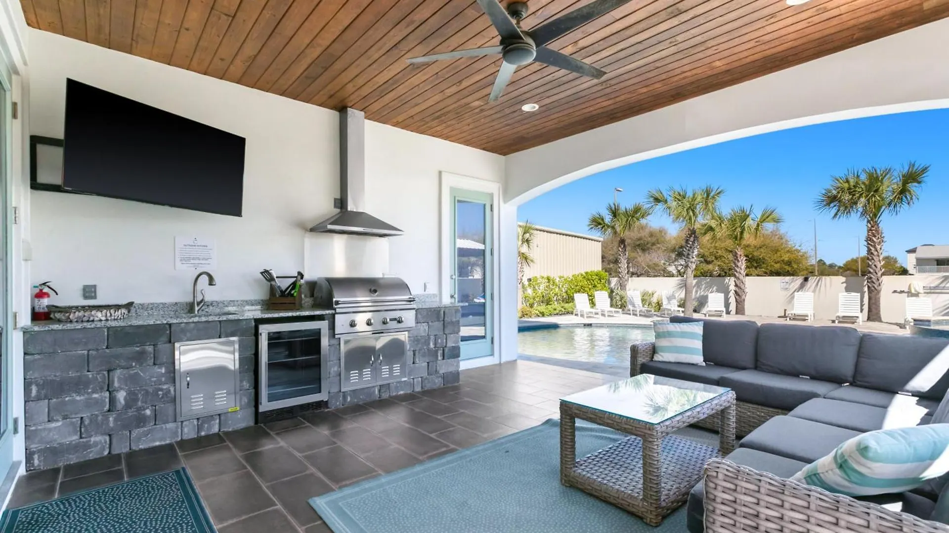Holiday home Blue Whale Your Luxury Beach Escape