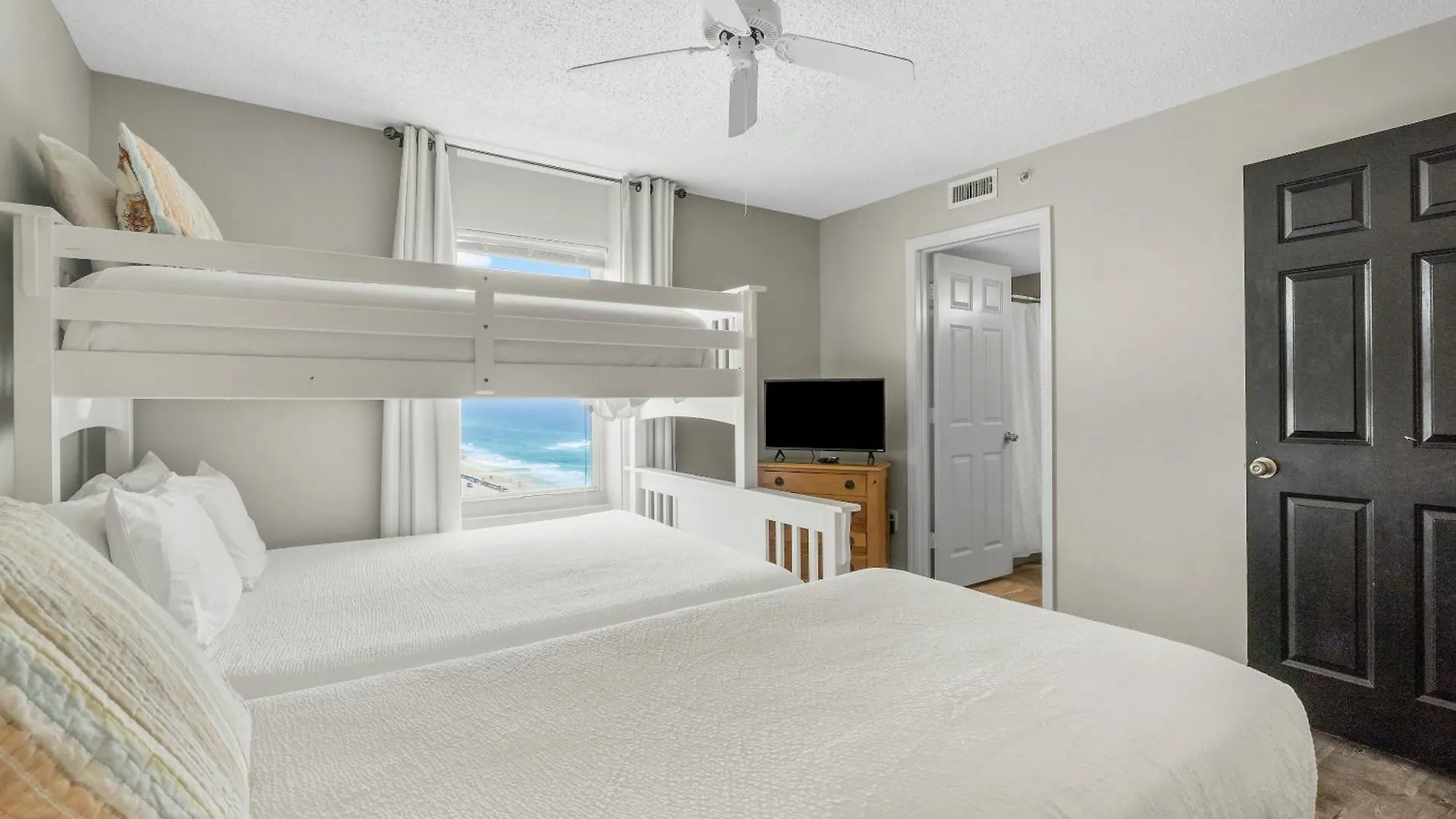 Pelican By Panhandle Getaways