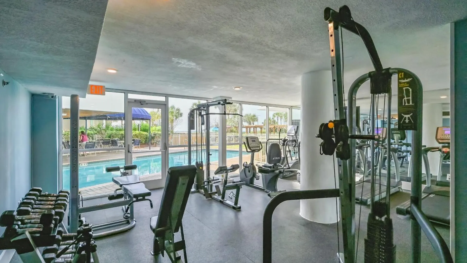 Pelican Pointe Apartment