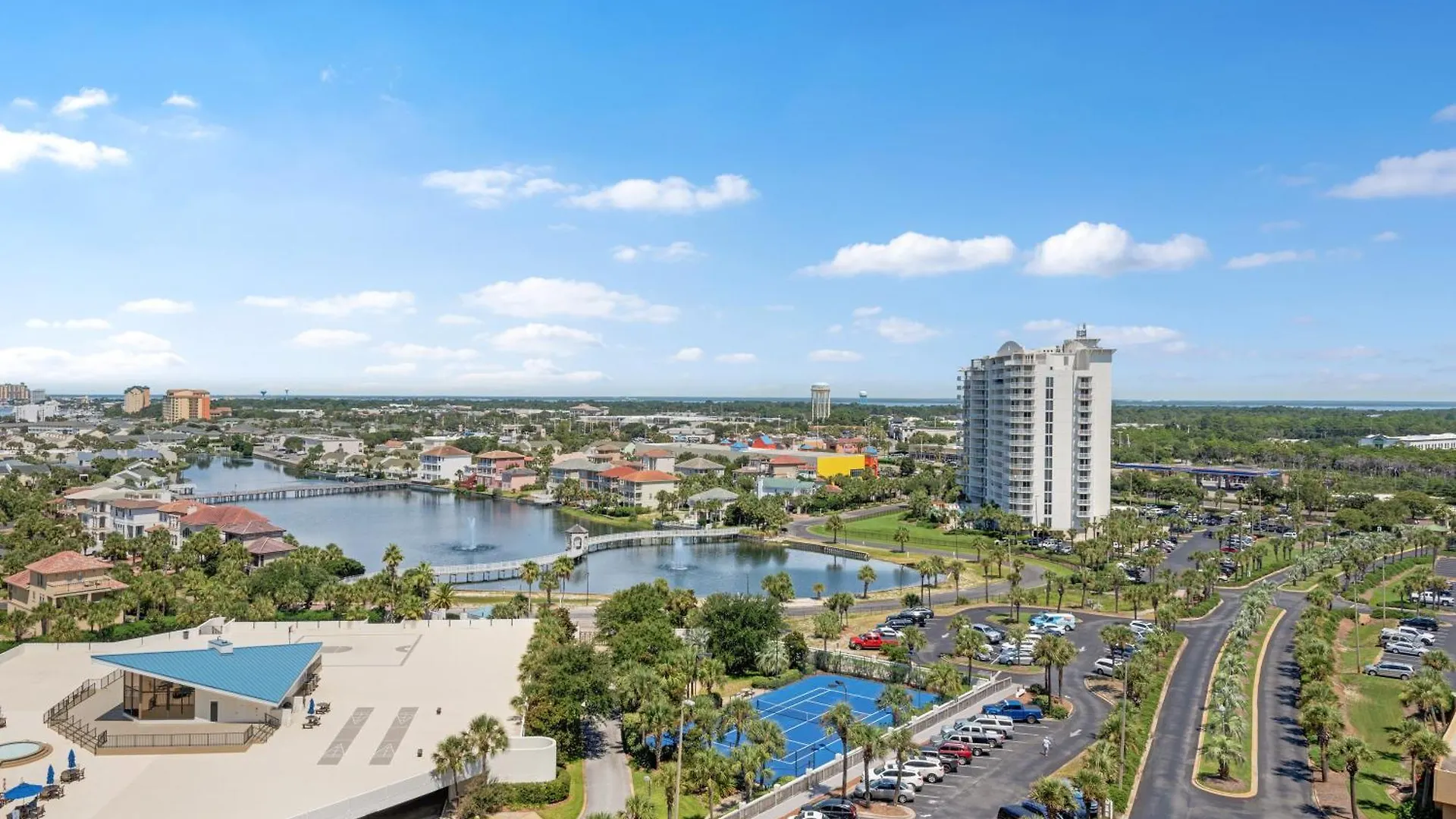 Pelican Pointe *