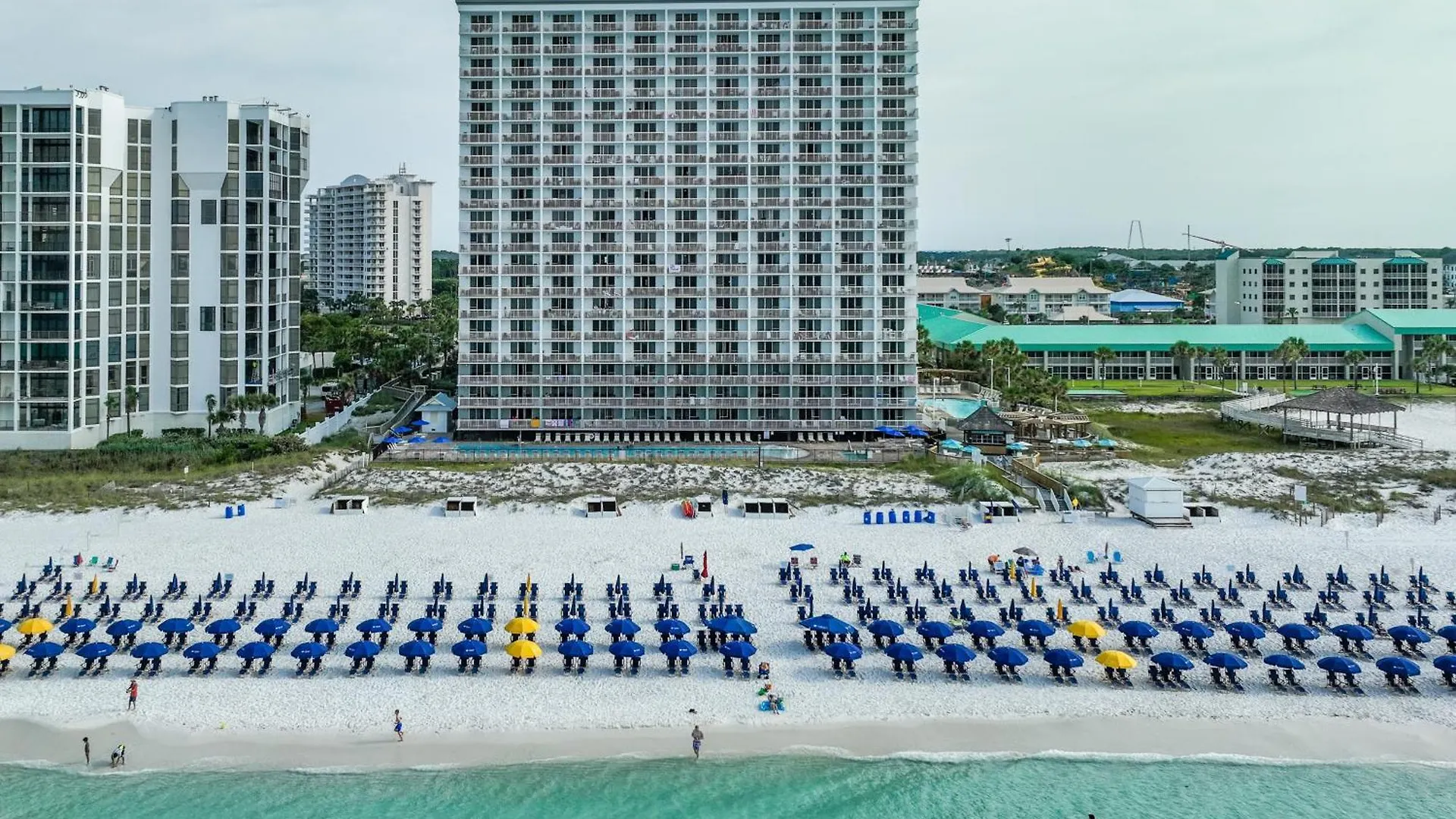 Pelican Pointe Apartment