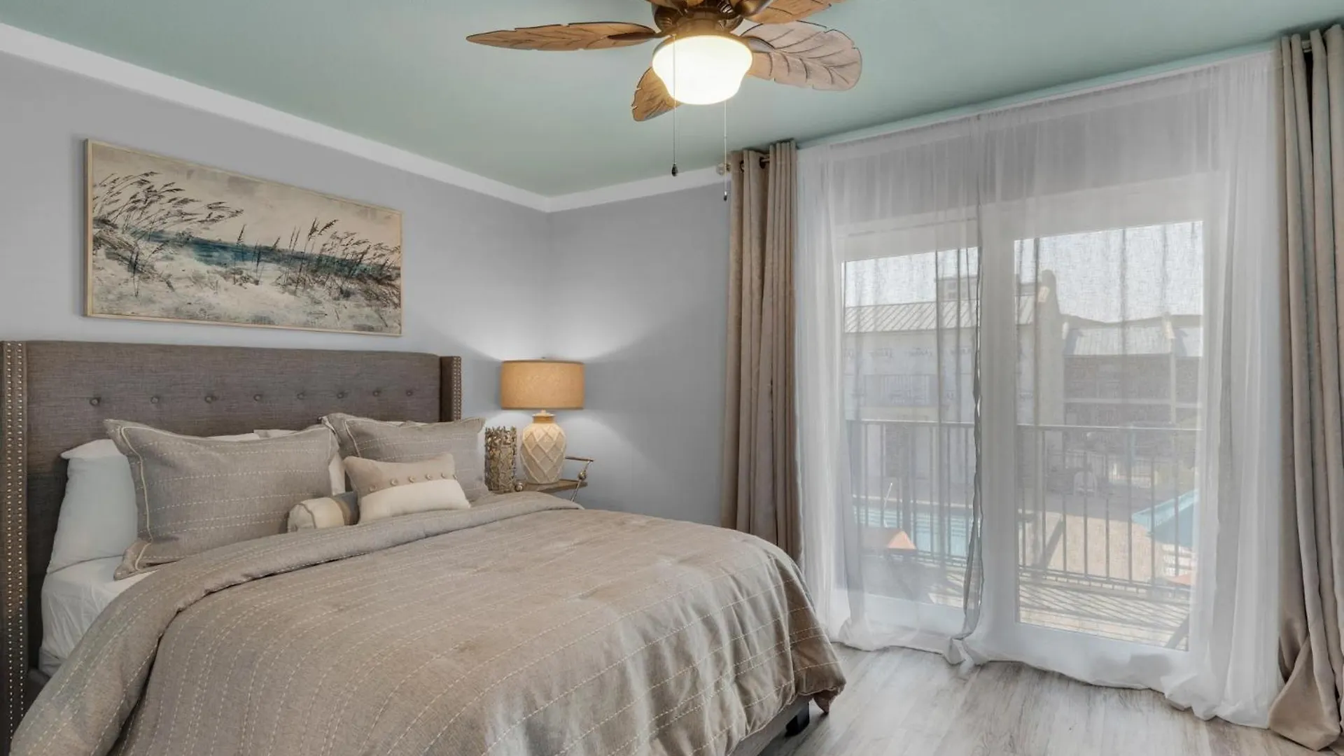 Gulf Winds East 23 By Newman-dailey Holiday home