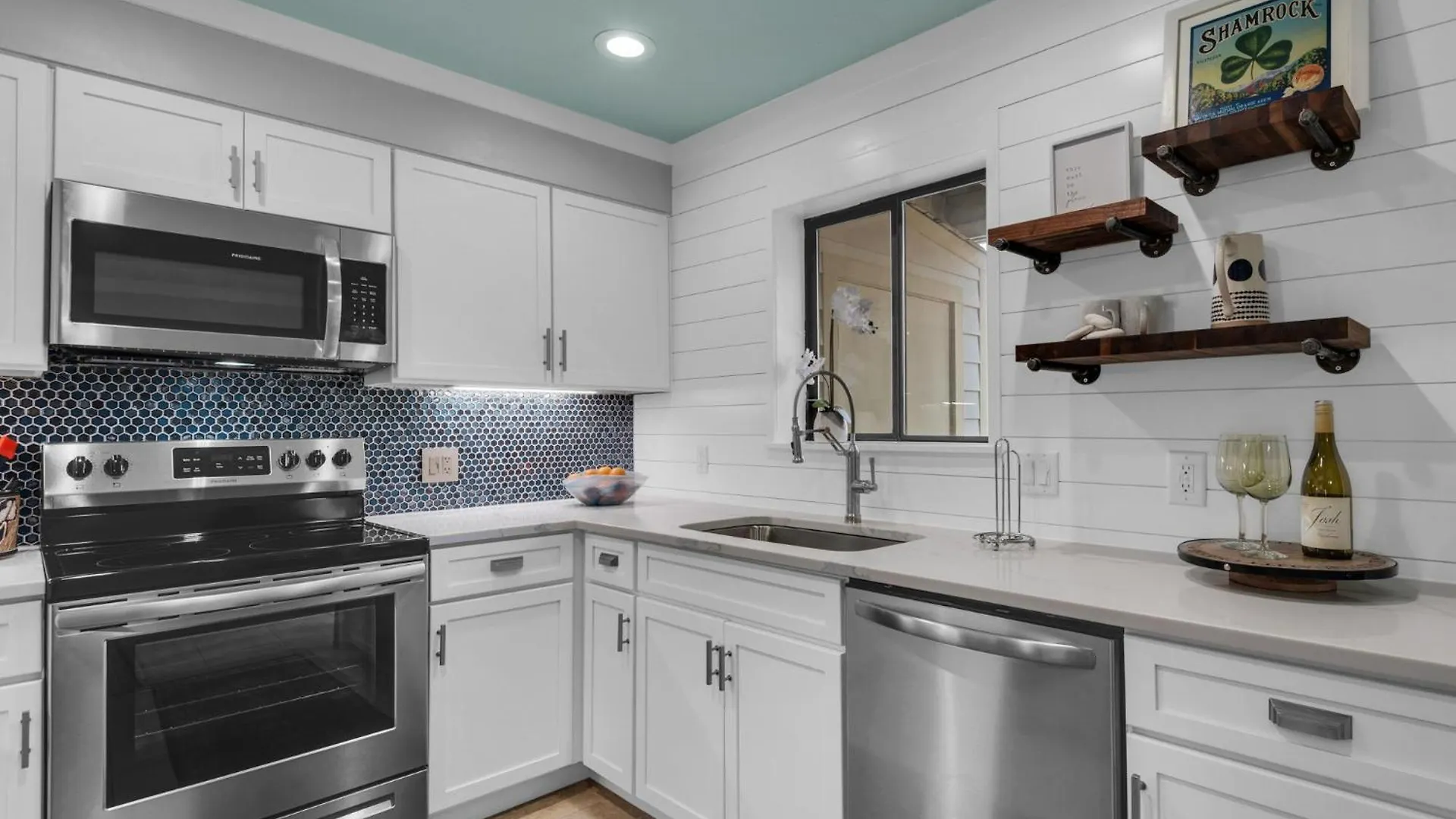 Gulf Winds East 23 By Newman-dailey Holiday home