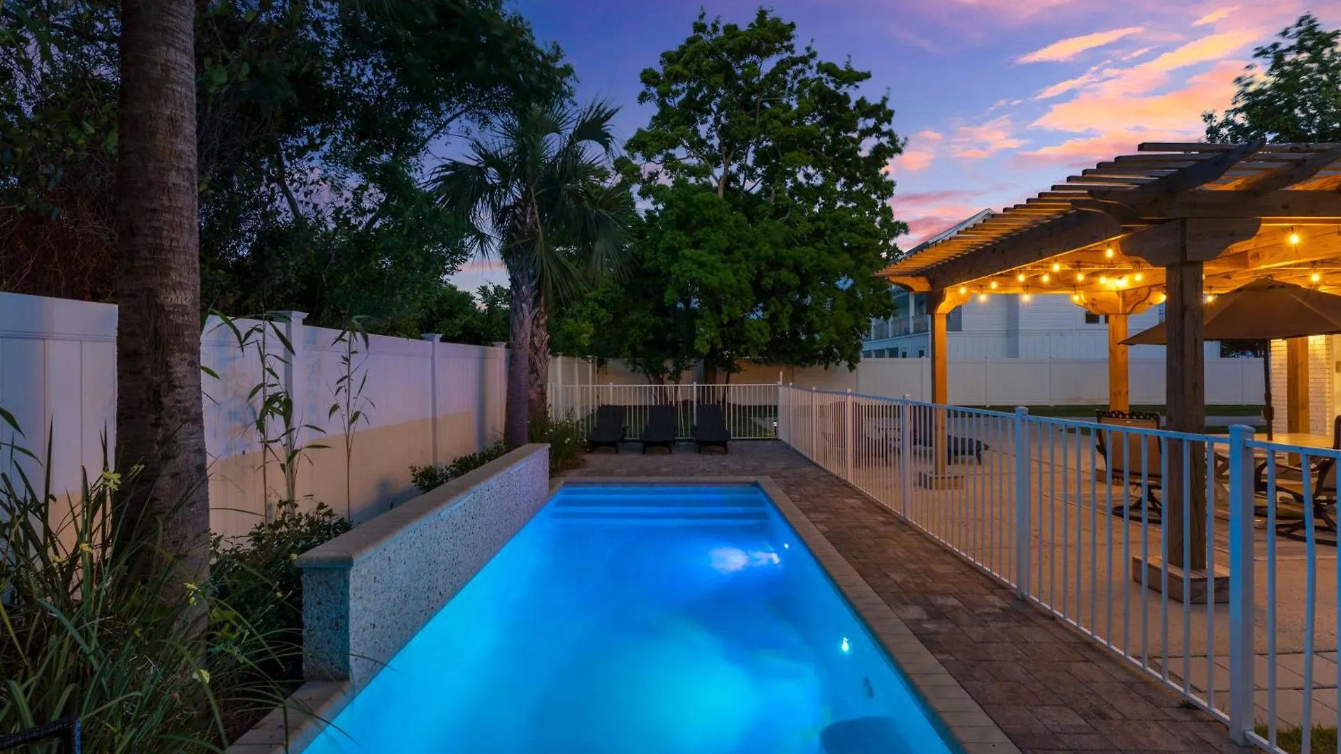 A World Away By Newman-dailey Holiday home Destin