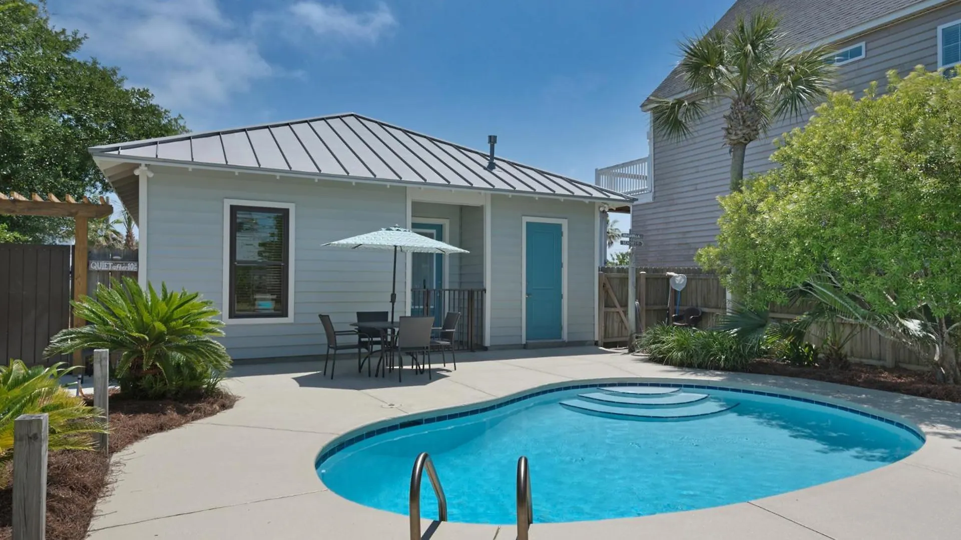 Dolphins By Newman-dailey Holiday home *