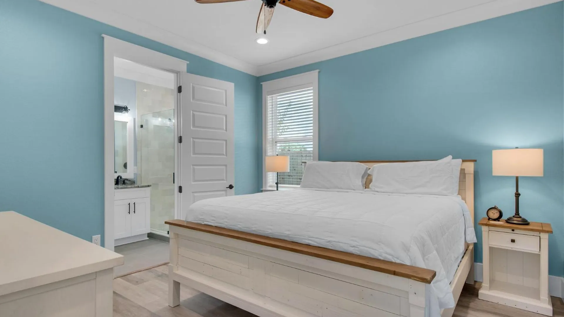 Coastal Cove By Newman-dailey Holiday home