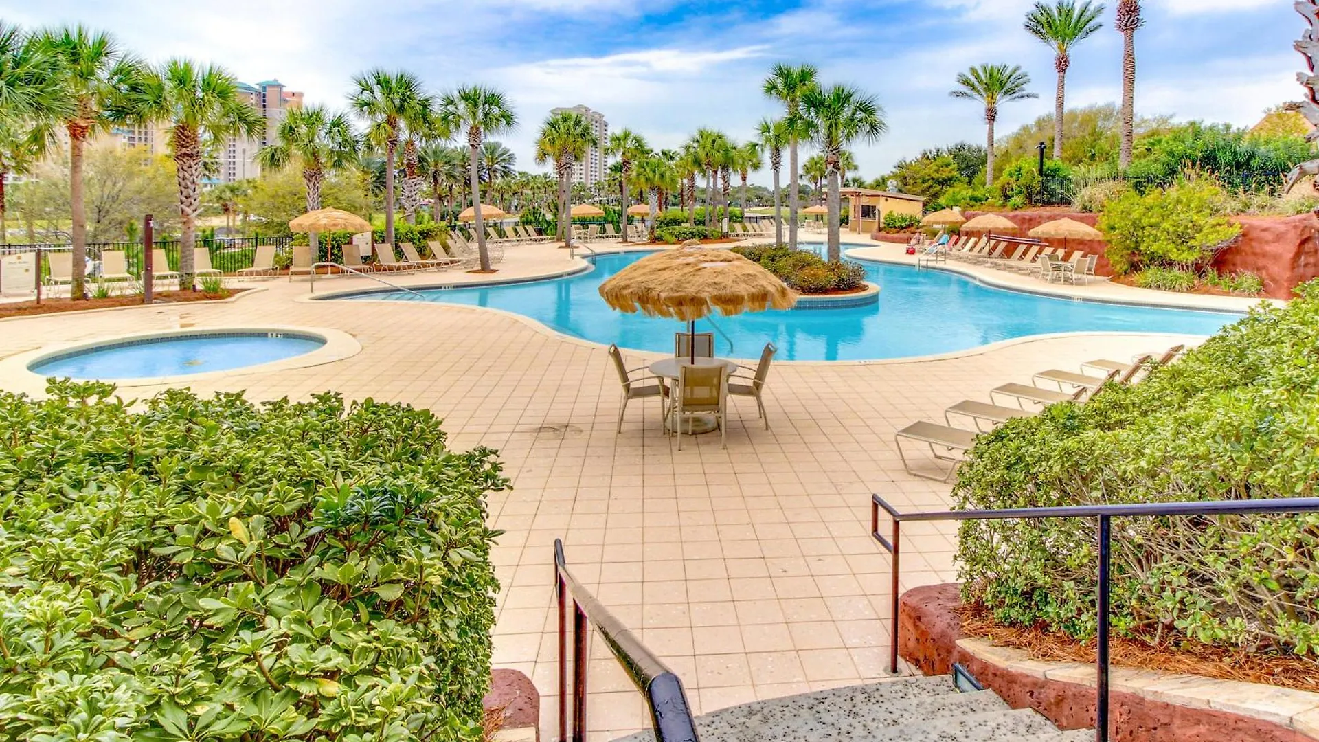 Luau Iv Apartment