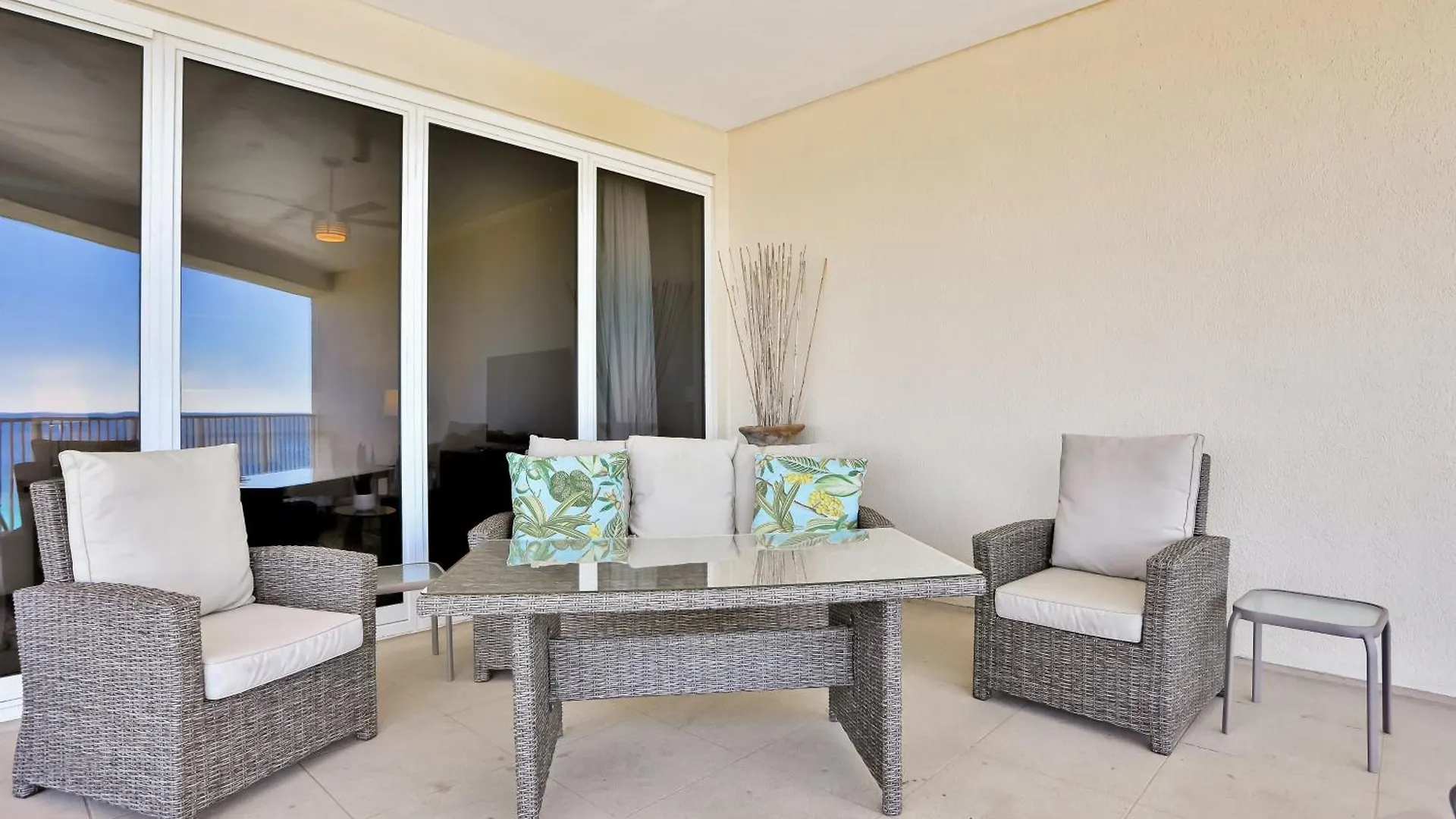 Apartment Tops'l Tides 911