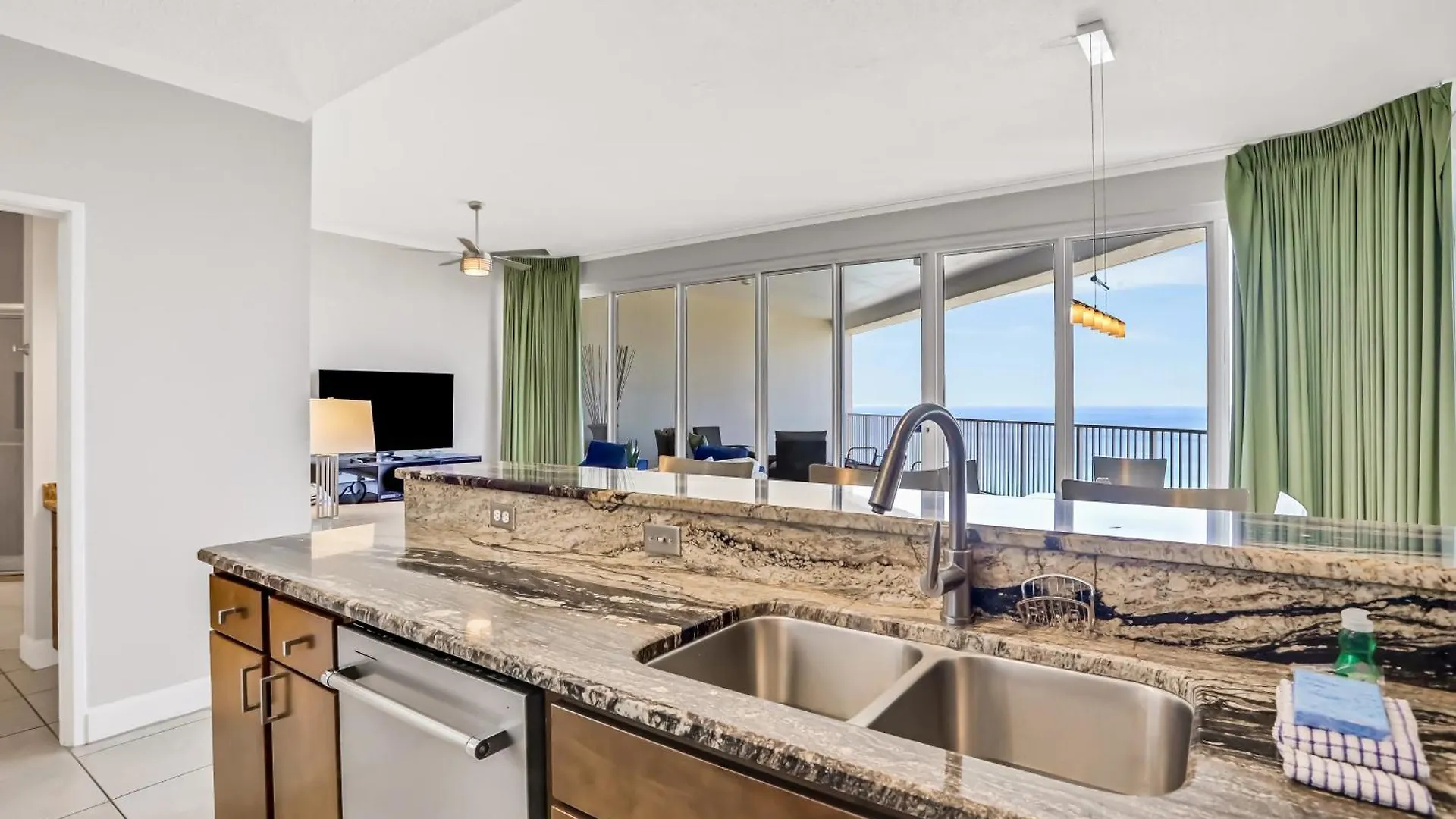 Tops'l Tides 911 * Destin