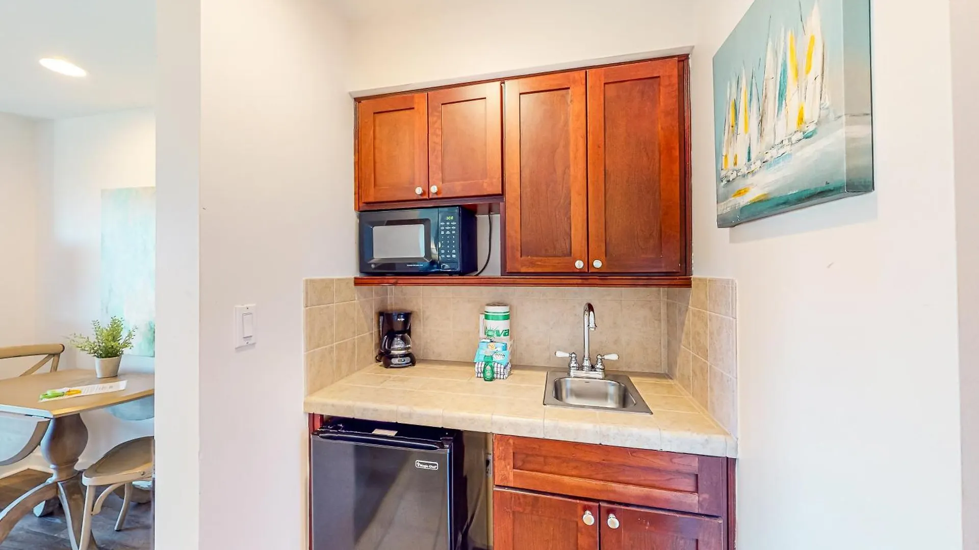 Luau Iv Apartment