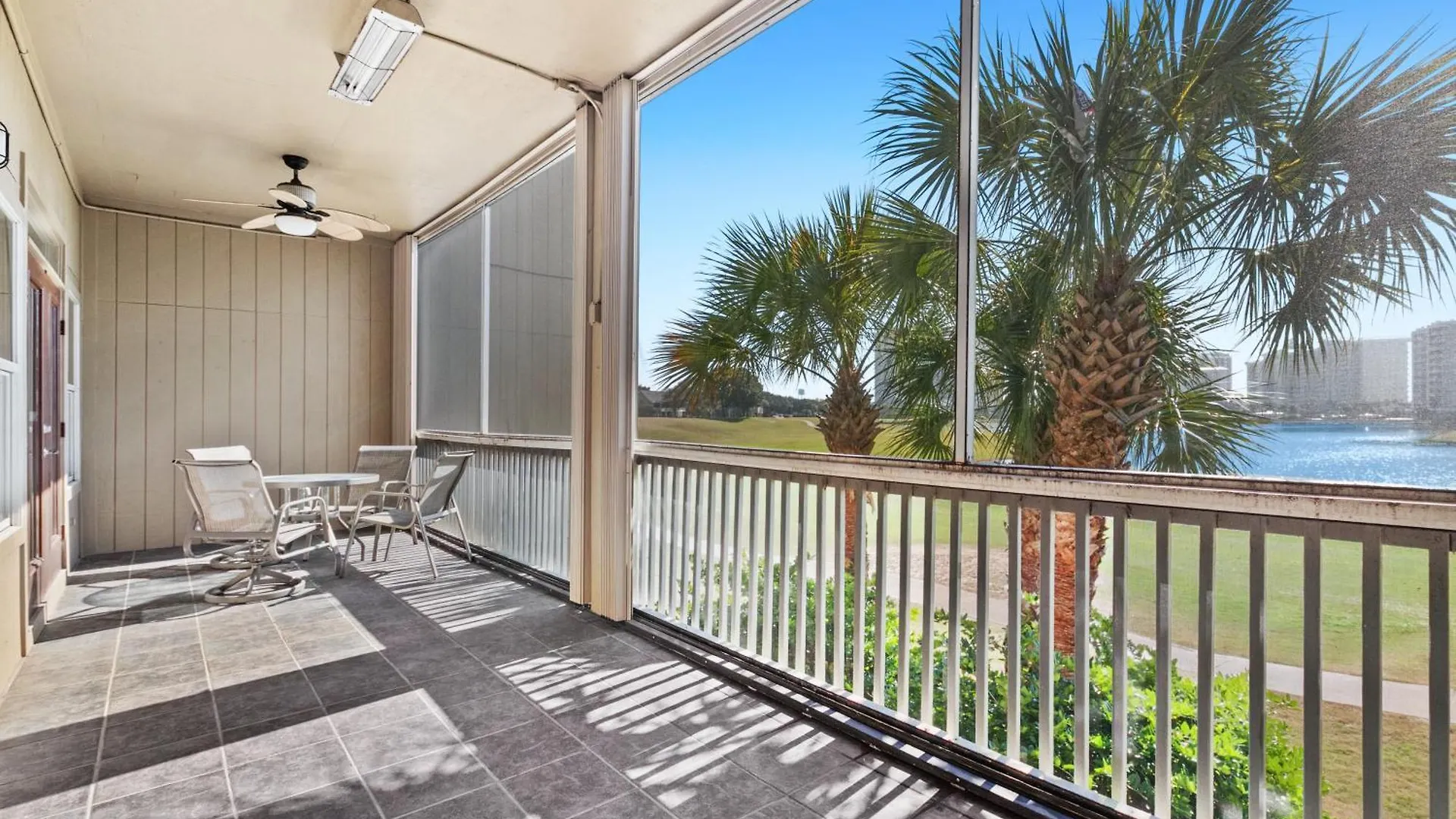 Seascape Lakefront Holiday home *