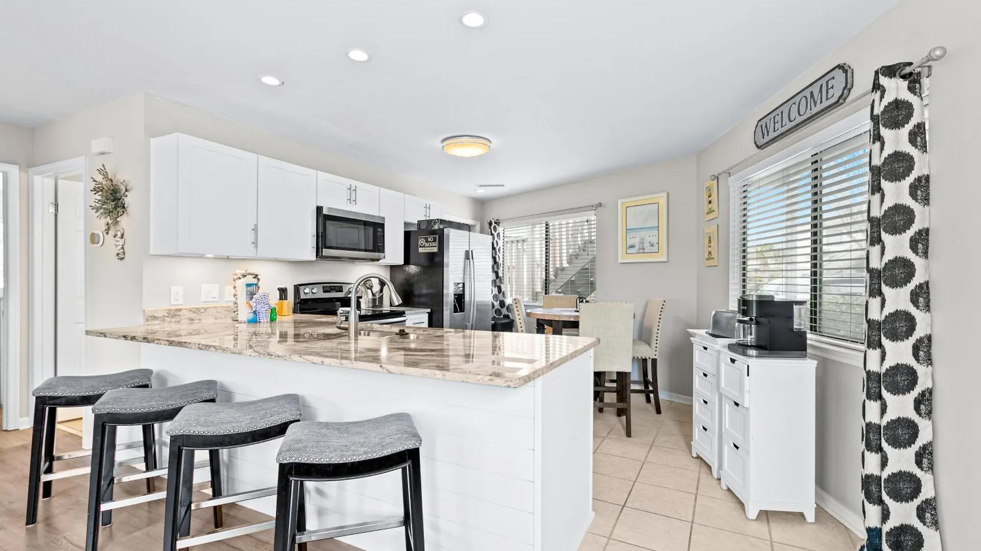 Crystal Village Apartment *