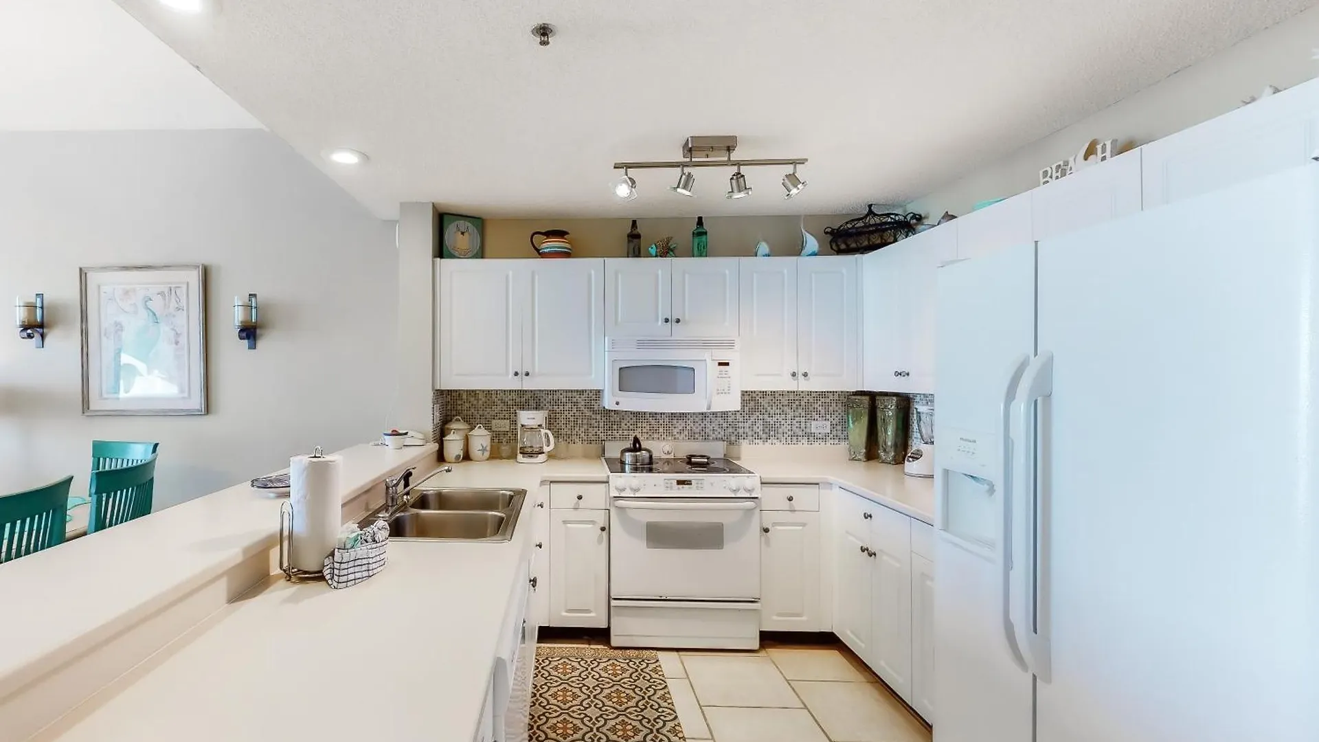 Leeward Key Apartment