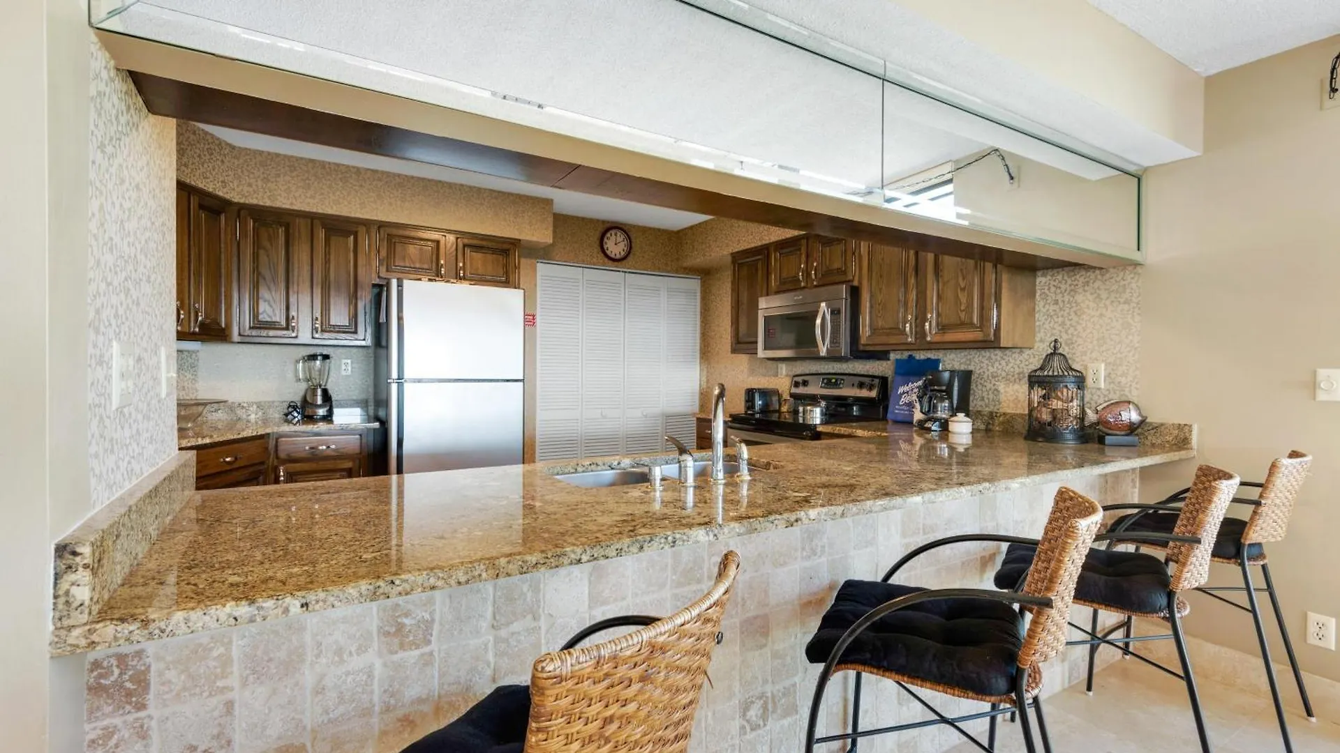 Emerald Towers Apartment *