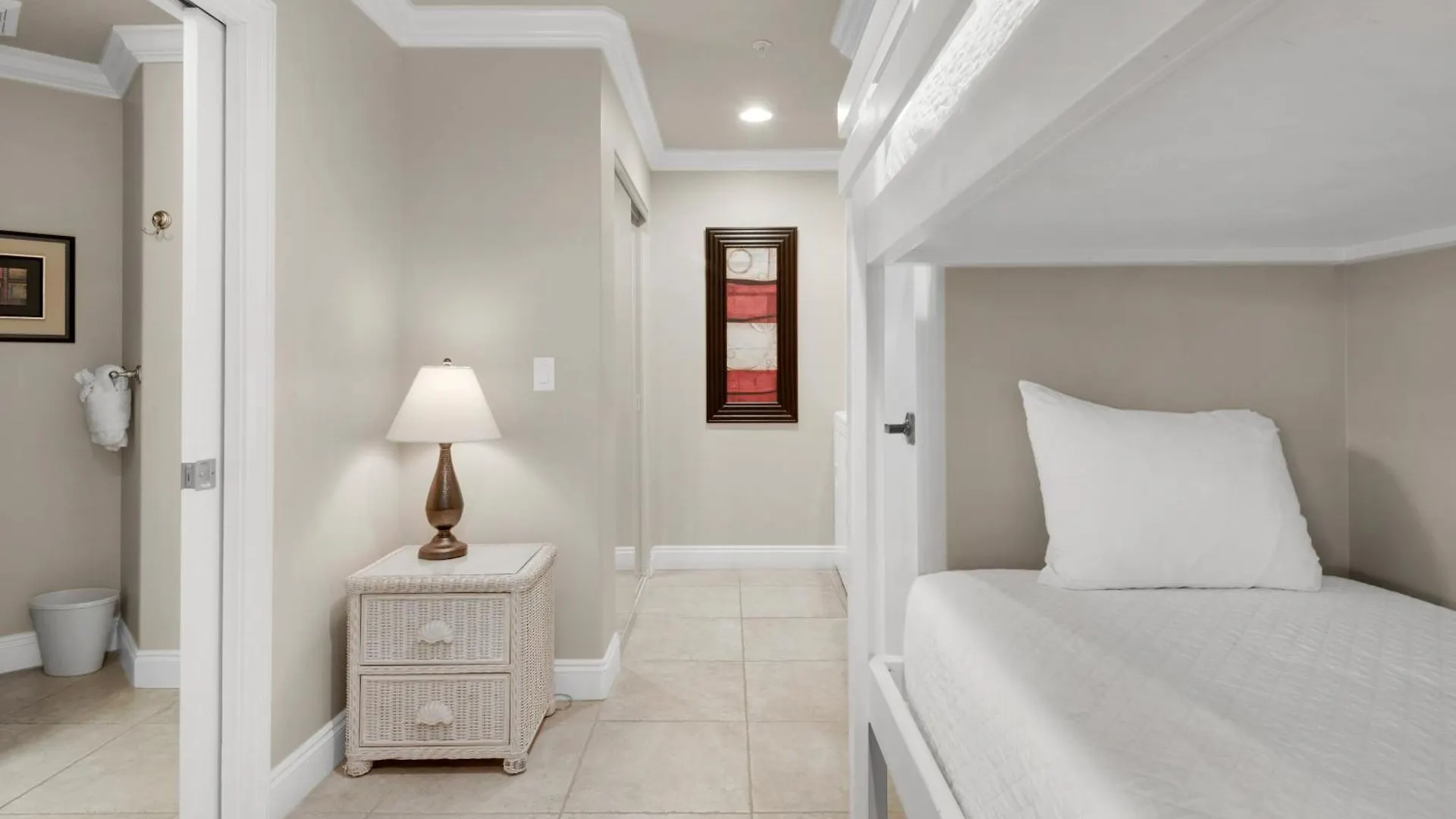 Holiday home Tops'l Tides I