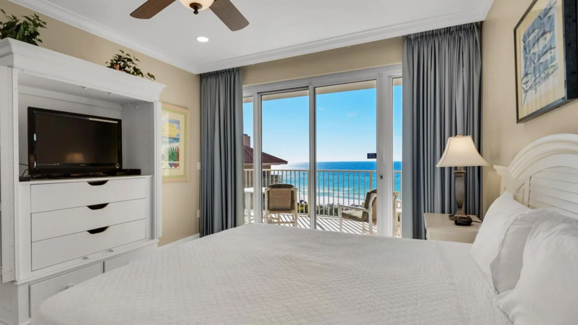 Holiday home Tops'l Tides