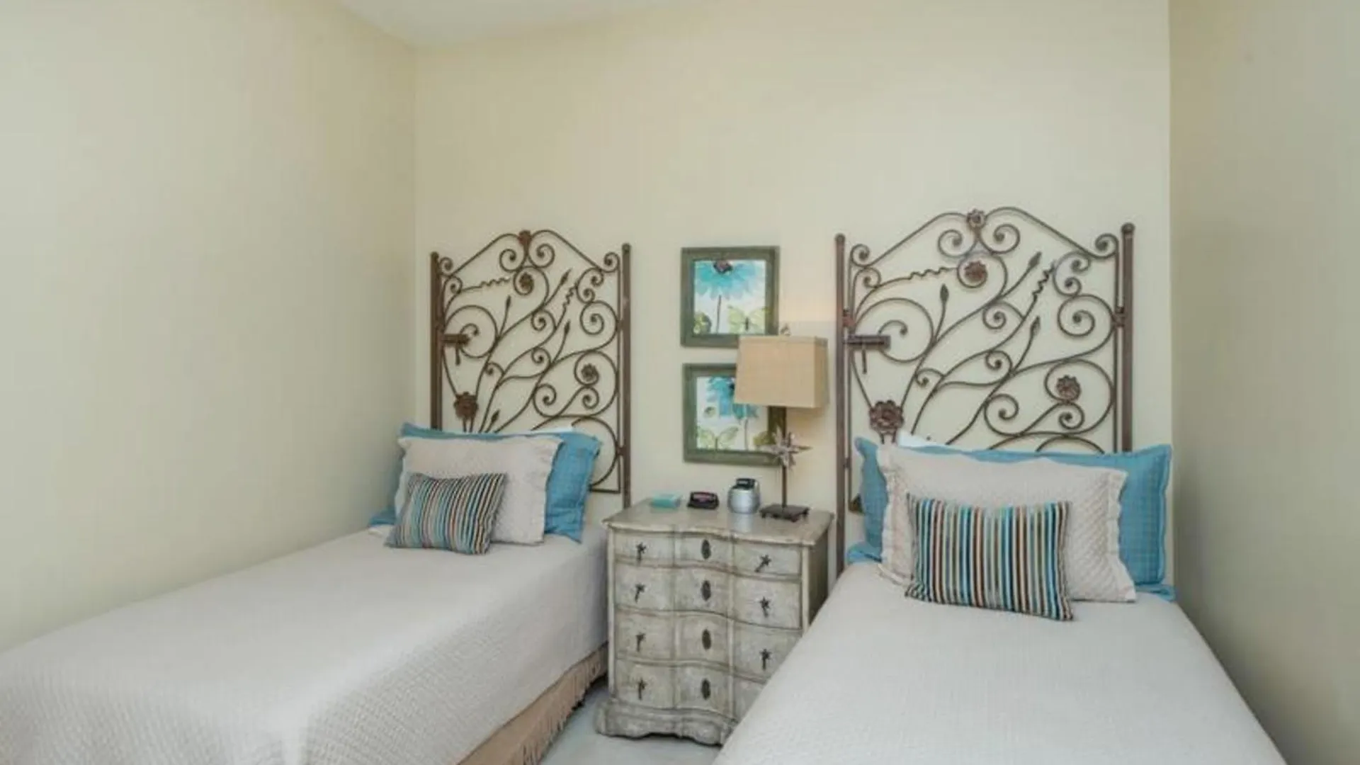 Holiday home Tops'l Tides