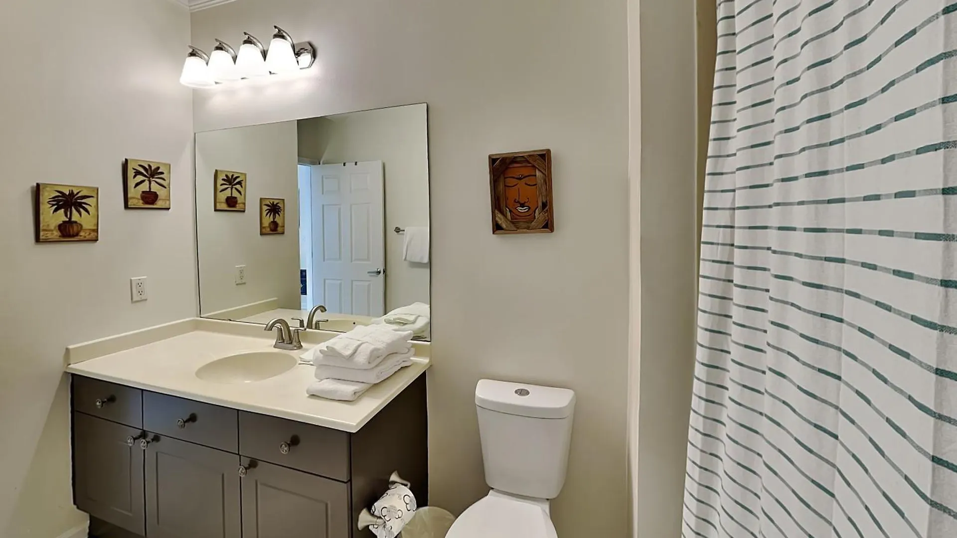 Emerald Waters 307 Apartment