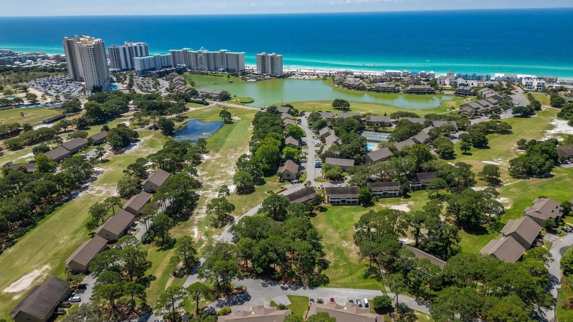 Seascape Golf Coconut Apartment