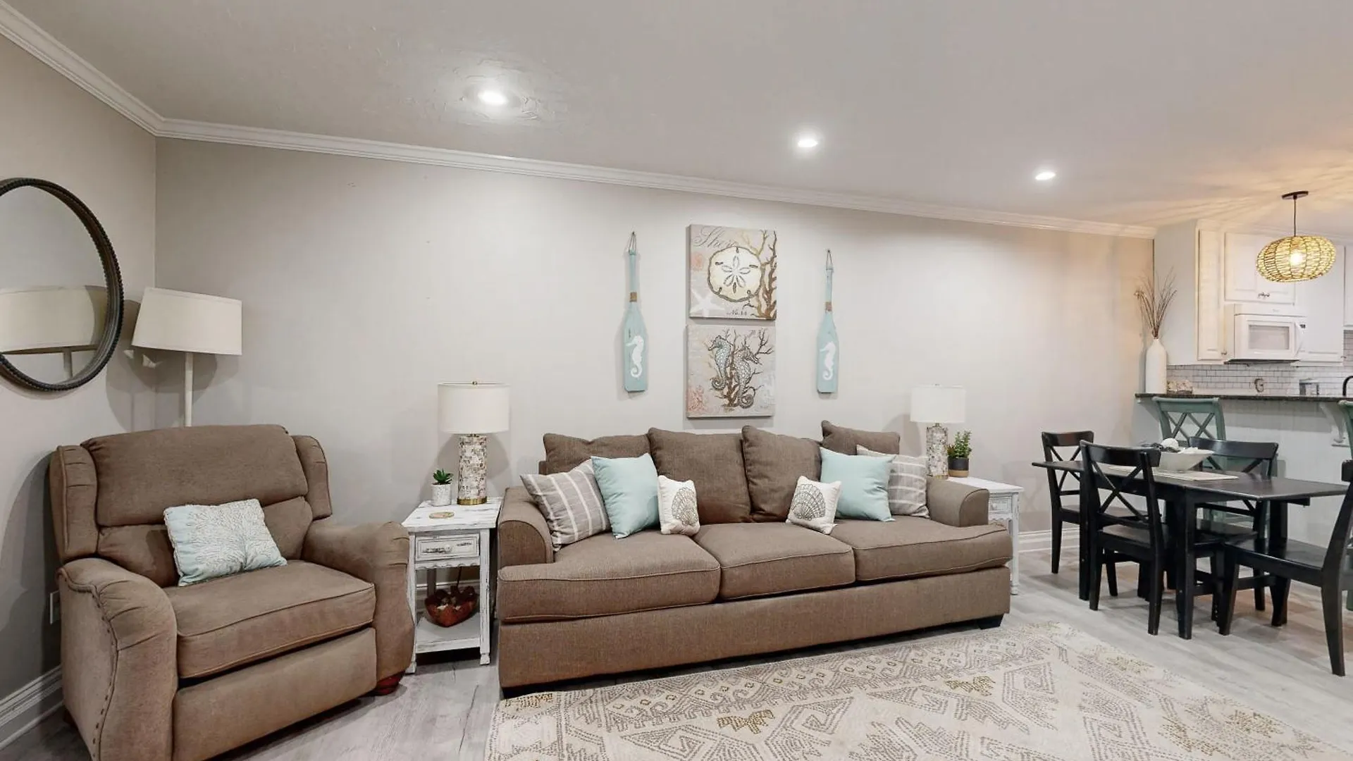 Tradewinds Apartment *