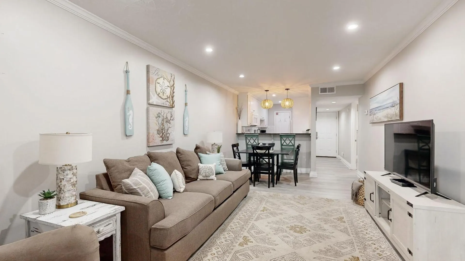Apartment Tradewinds *