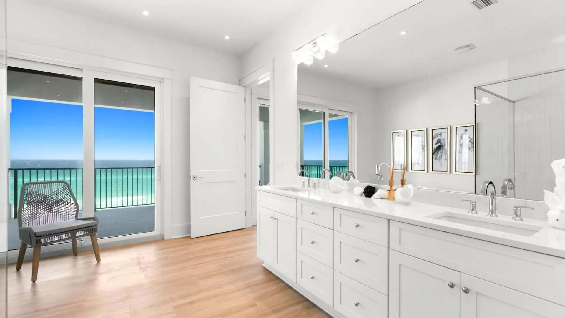 Holiday home Queen Of Crystal Shores Luxury Beachfront Retreat