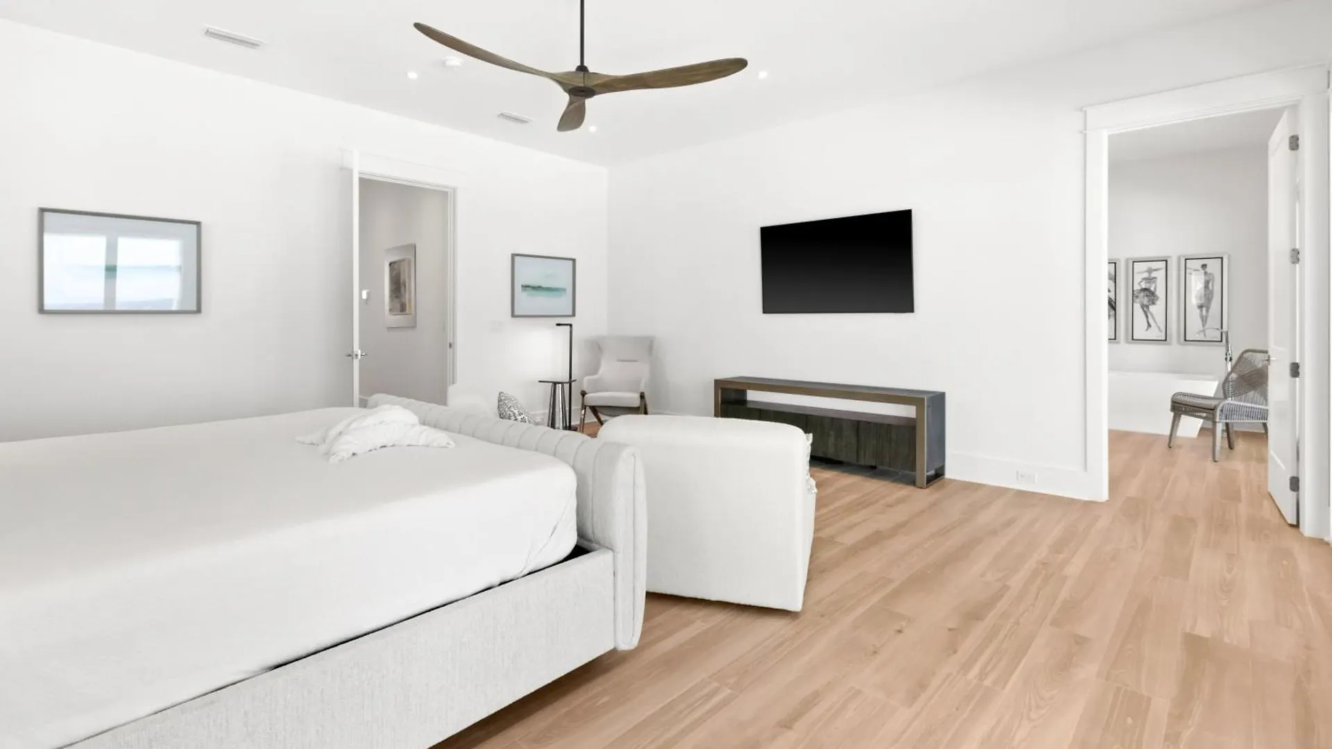 Queen Of Crystal Shores Luxury Beachfront Retreat *