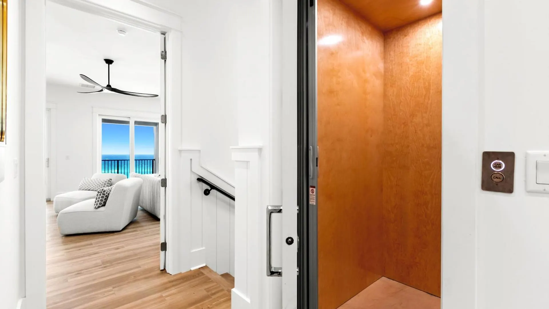 Holiday home Queen Of Crystal Shores Luxury Beachfront Retreat