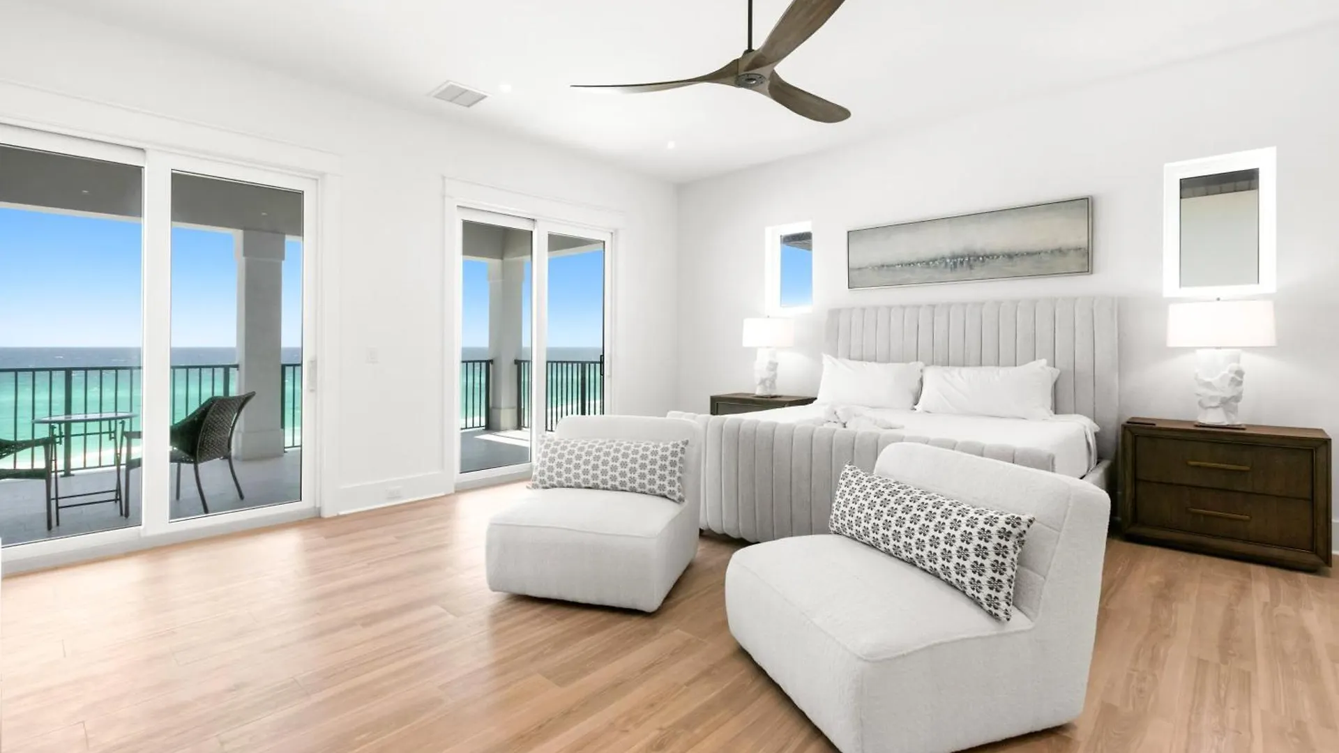 Queen Of Crystal Shores Luxury Beachfront Retreat