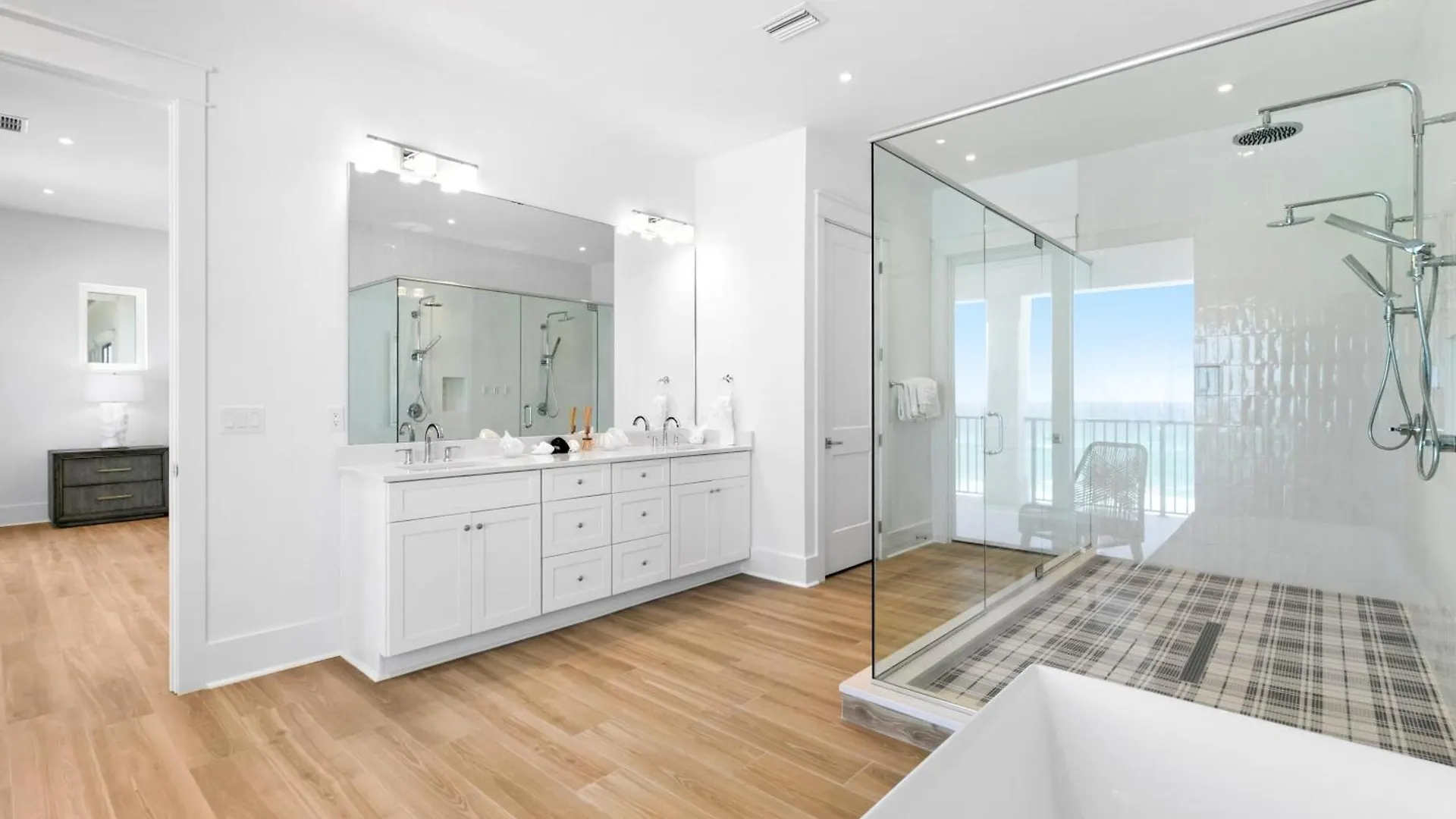 Queen Of Crystal Shores Luxury Beachfront Retreat Holiday home Destin