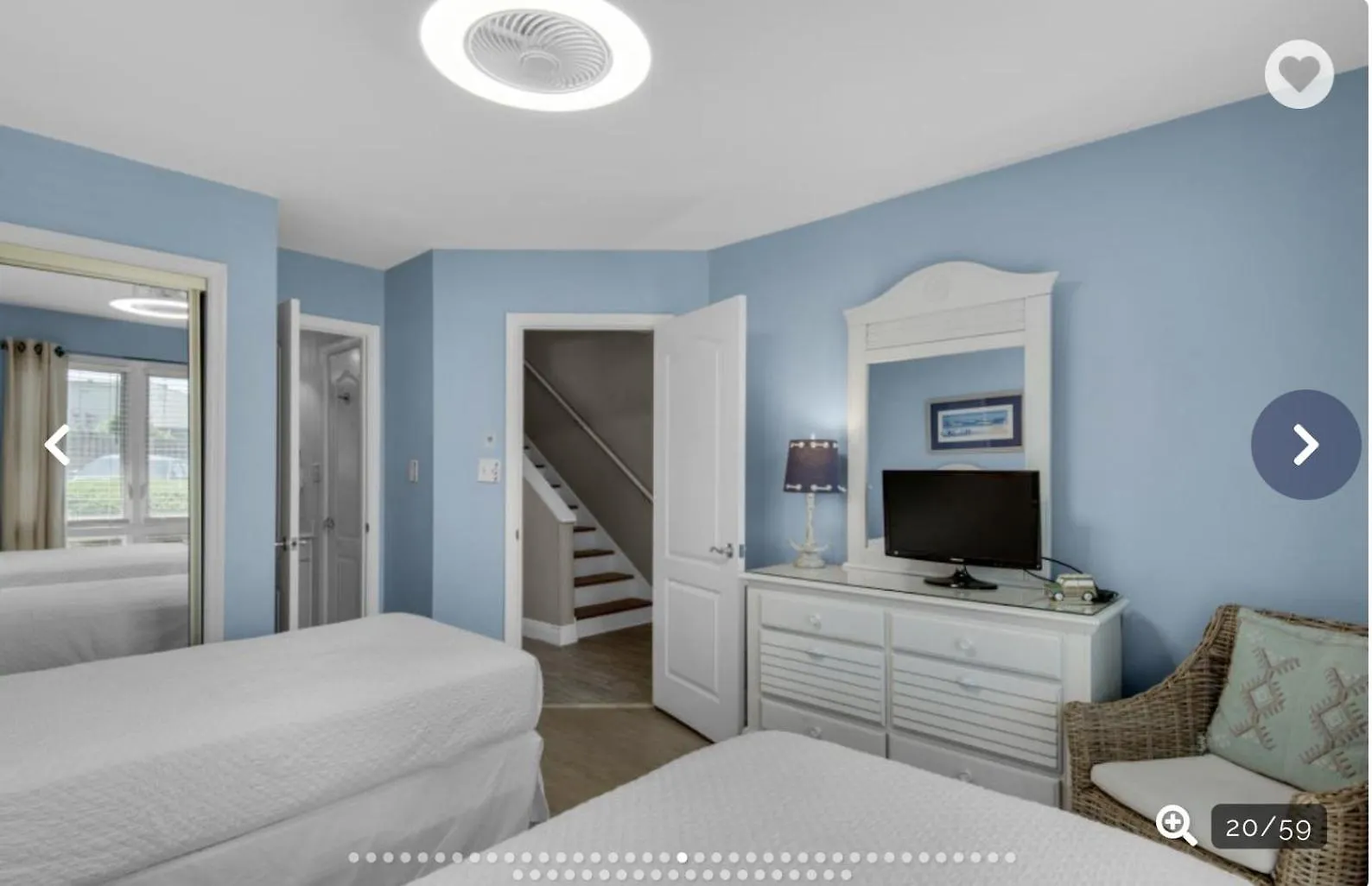 3 Min Walk To Beach- Gulf Breeze Lakefront Retreat! Sleeps 8 度假居 *