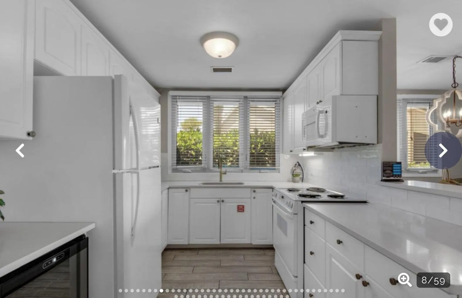 3 Min Walk To Beach- Gulf Breeze Lakefront Retreat! Sleeps 8 * 德斯廷