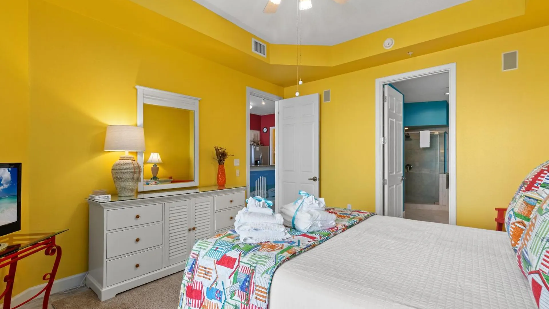 Holiday home Beachfront Luxury 2bd 2ba With Balcony! Sleeps 6! *