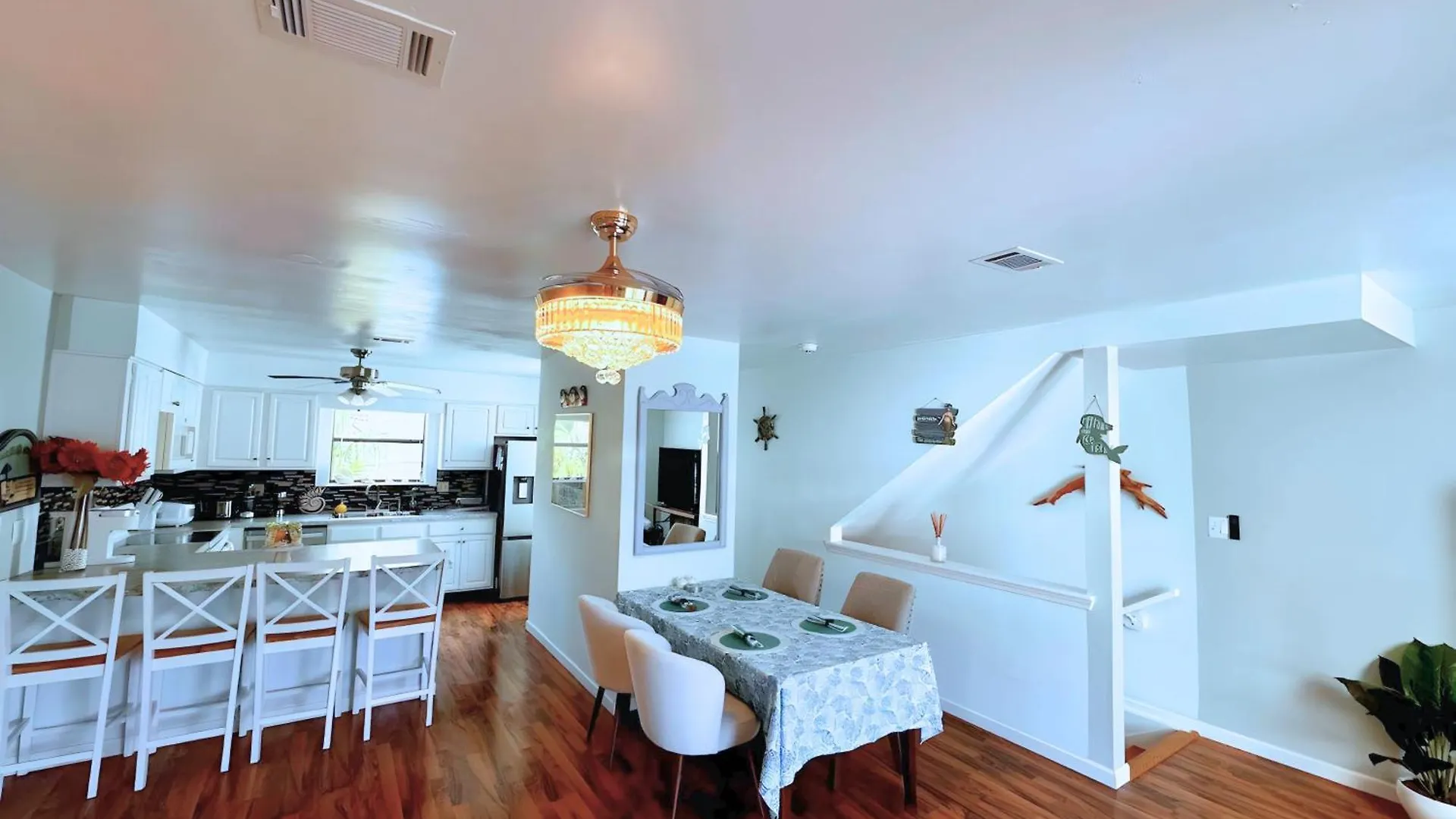 Renovated House, 1 Minute Walk To Miramar *