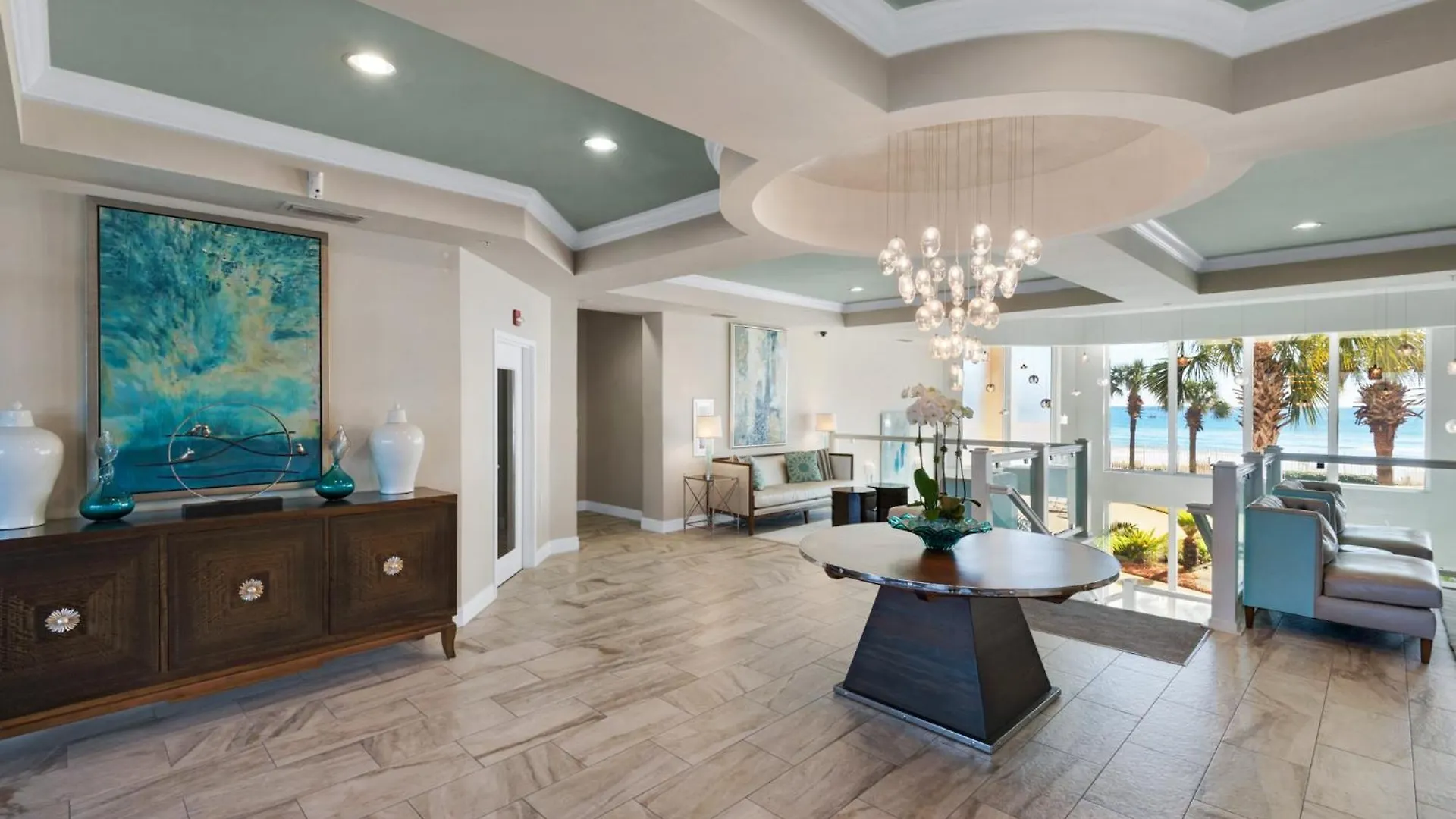 Beautiful Spacious Penthouse 2 Story Front Sleeps 12! Holiday home Destin