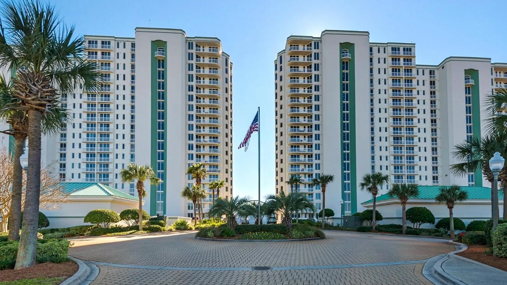 Beautiful Spacious Penthouse 2 Story Front Sleeps 12! * Destin