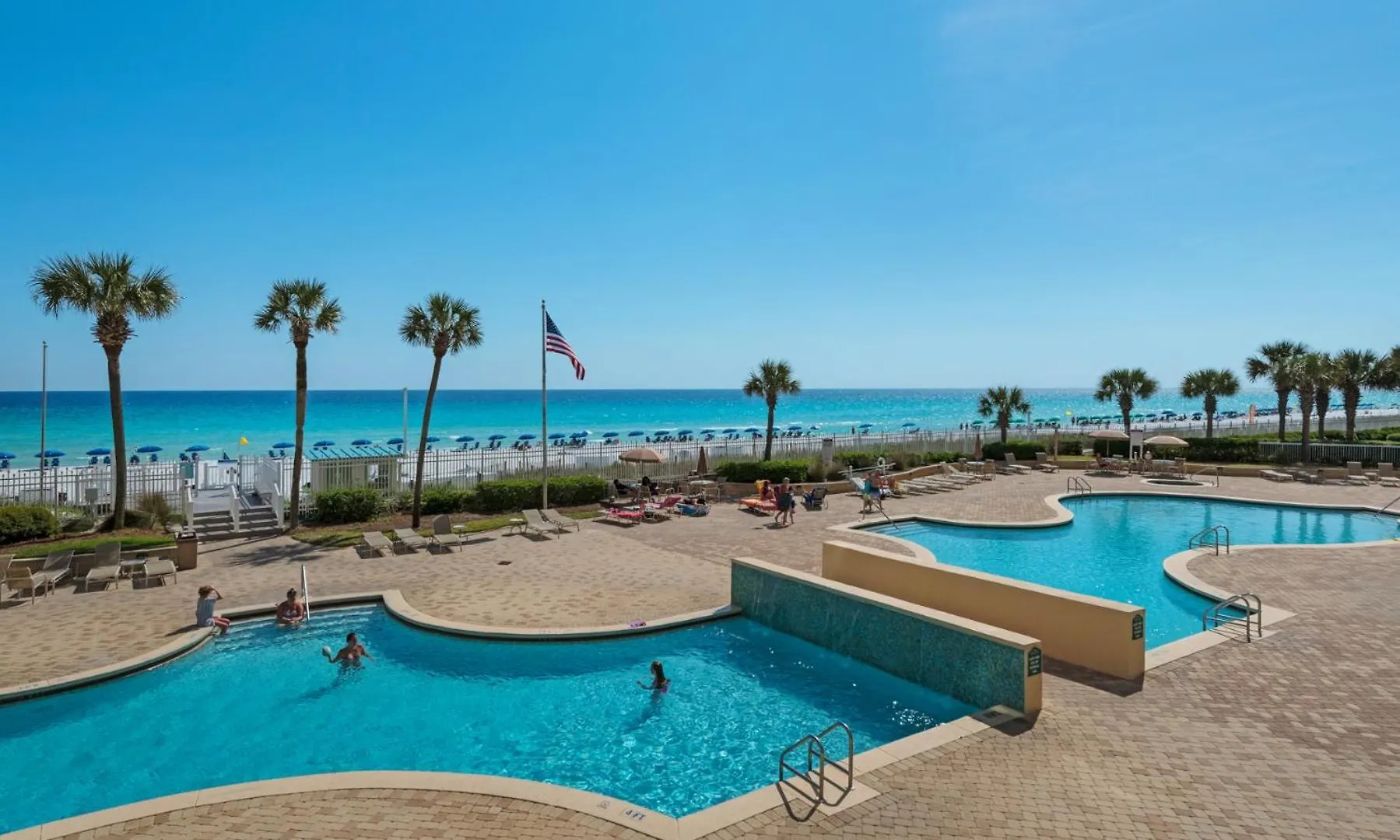 Beautiful Spacious Penthouse 2 Story Front Sleeps 12! Holiday home Destin